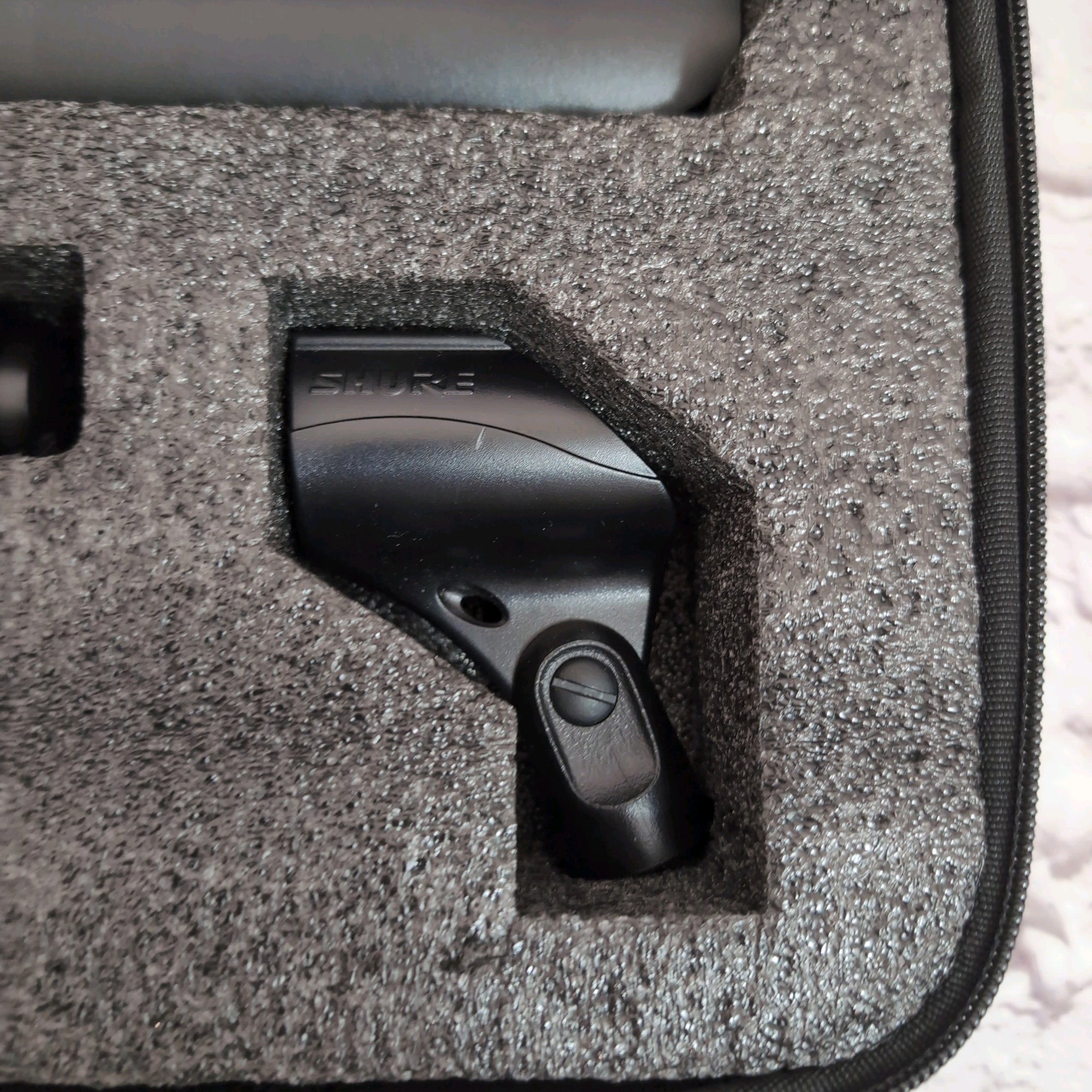 Shure Wireless SM58 BLX2 Mic with BLX4 Wireless Receiver Microphone System