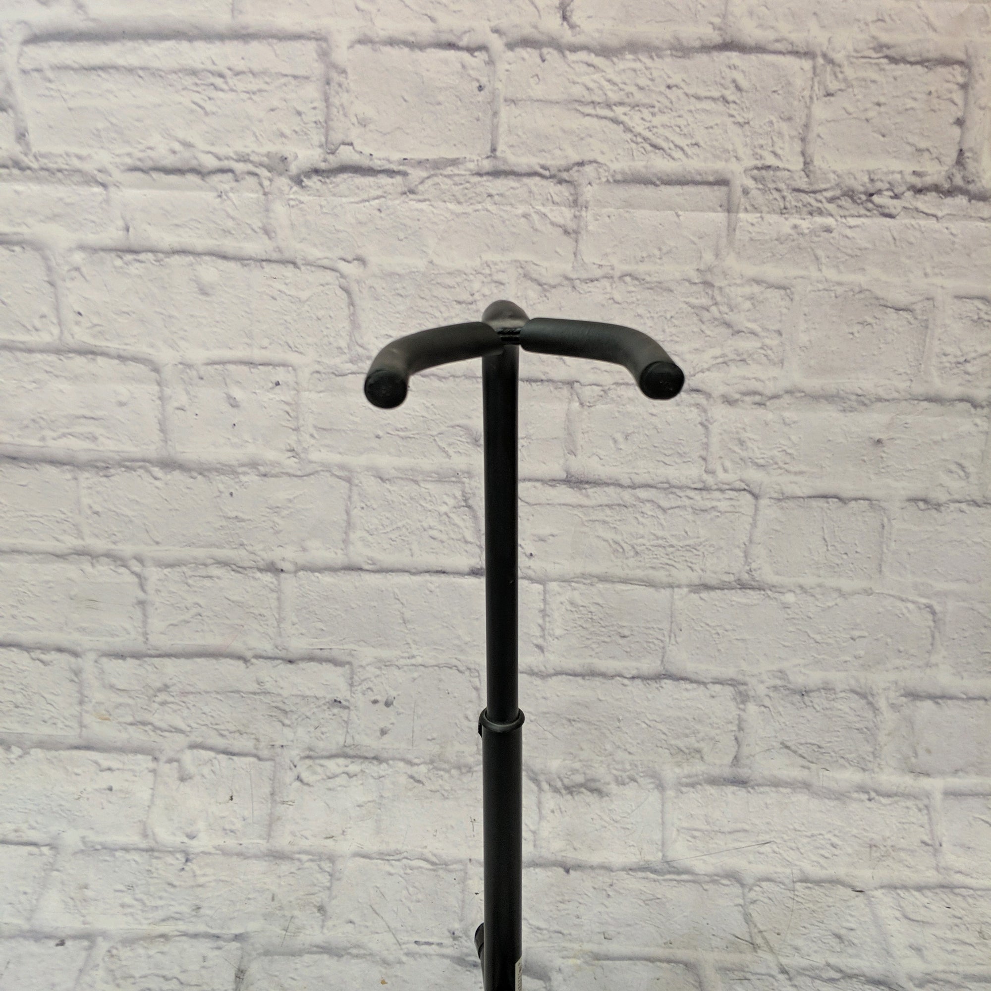 Unknown Black Guitar Stand