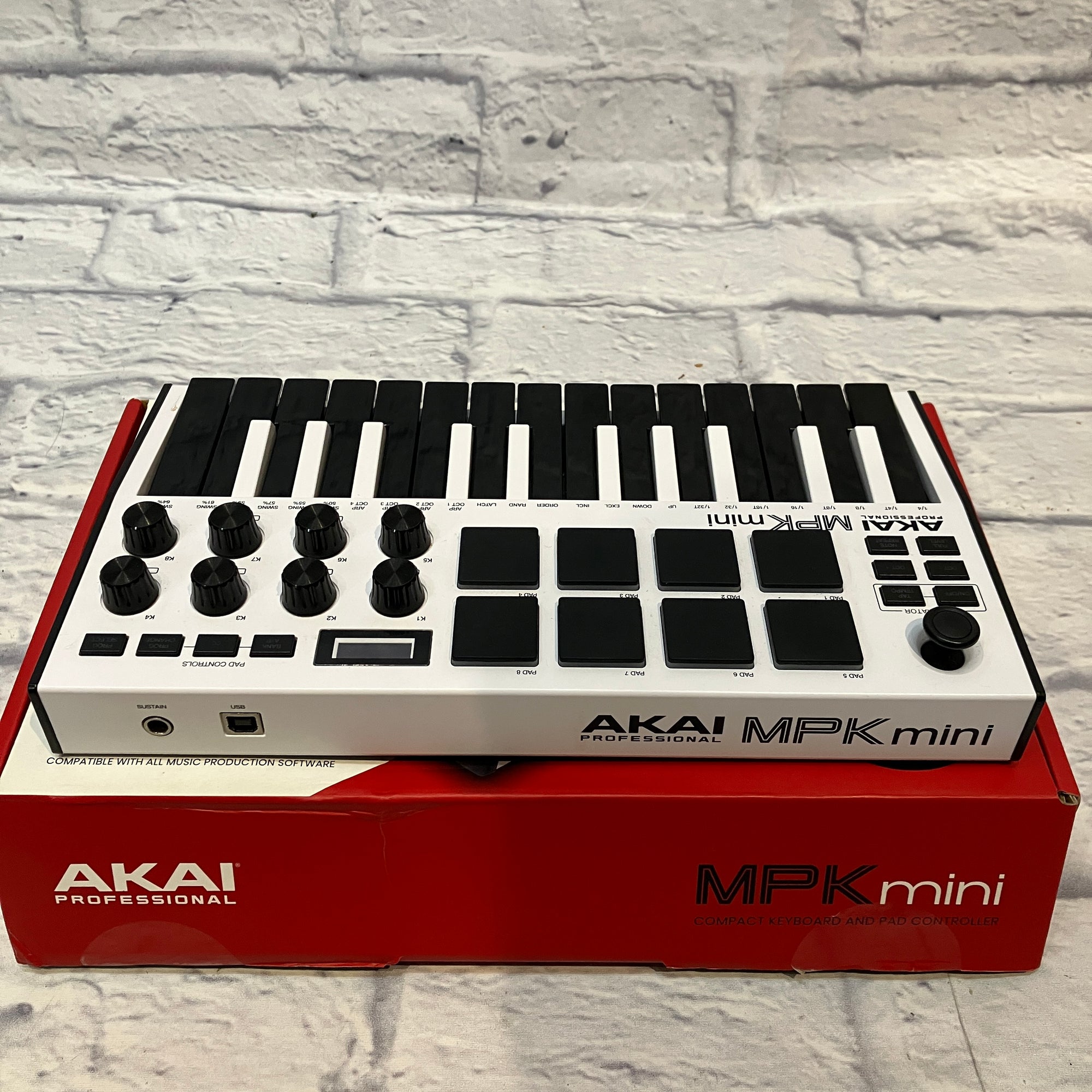 Akai MPK Mini MK3 - 25 Key USB MIDI Keyboard Controller