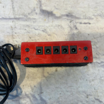 T-Rex Fuel Tank  5 Space Pedal Power Supply