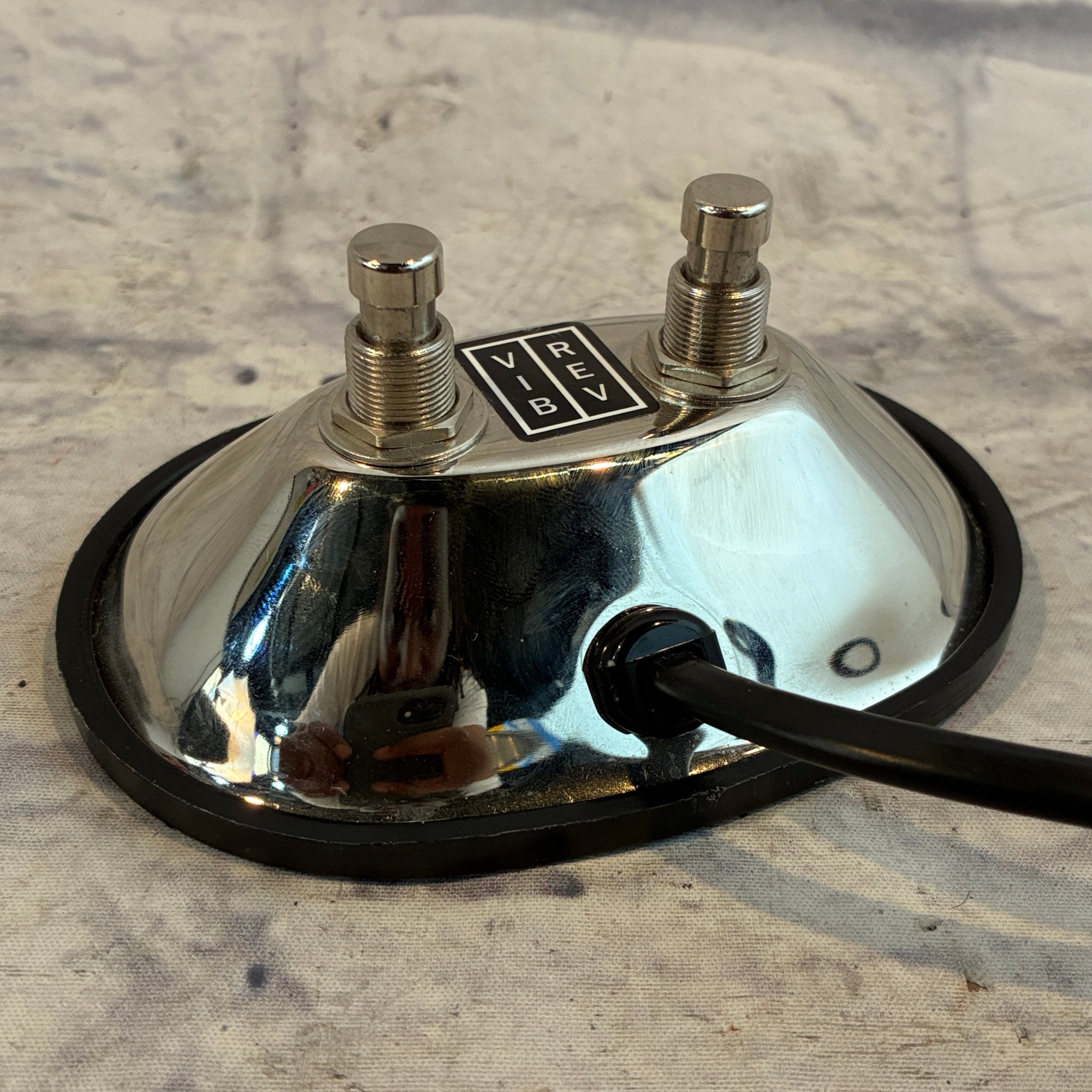 Fender 2 button Reverb/Vibrato Amp Pedal
