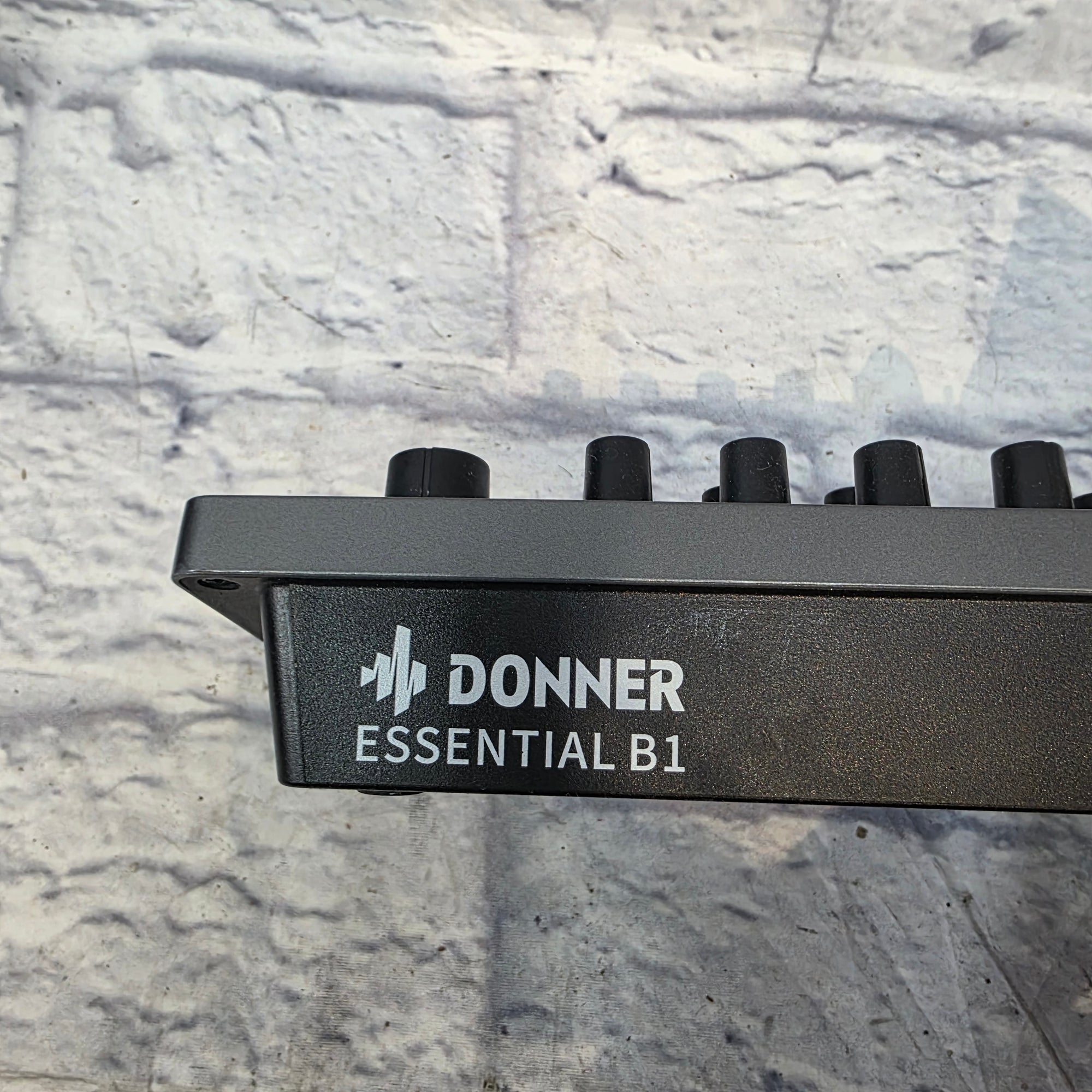 Donner Essential B1