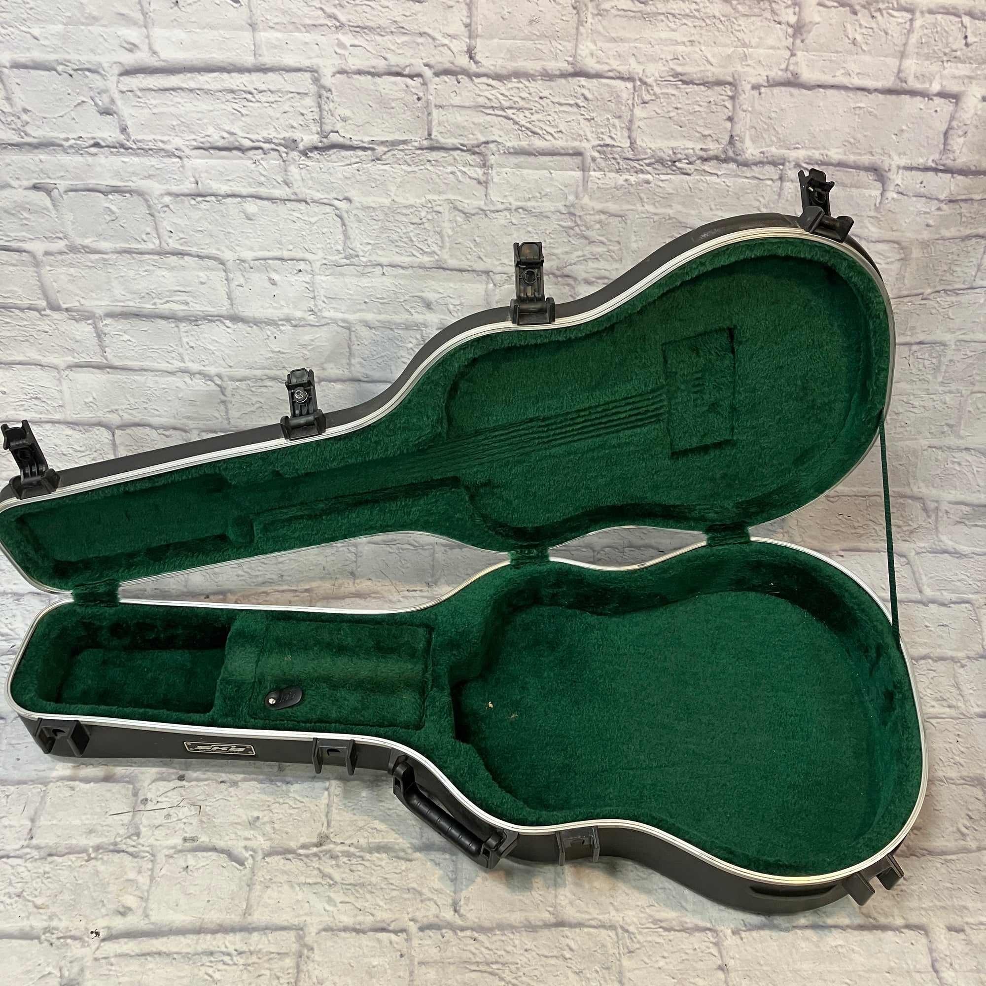 SKB Acoustic Guitar Hard Case