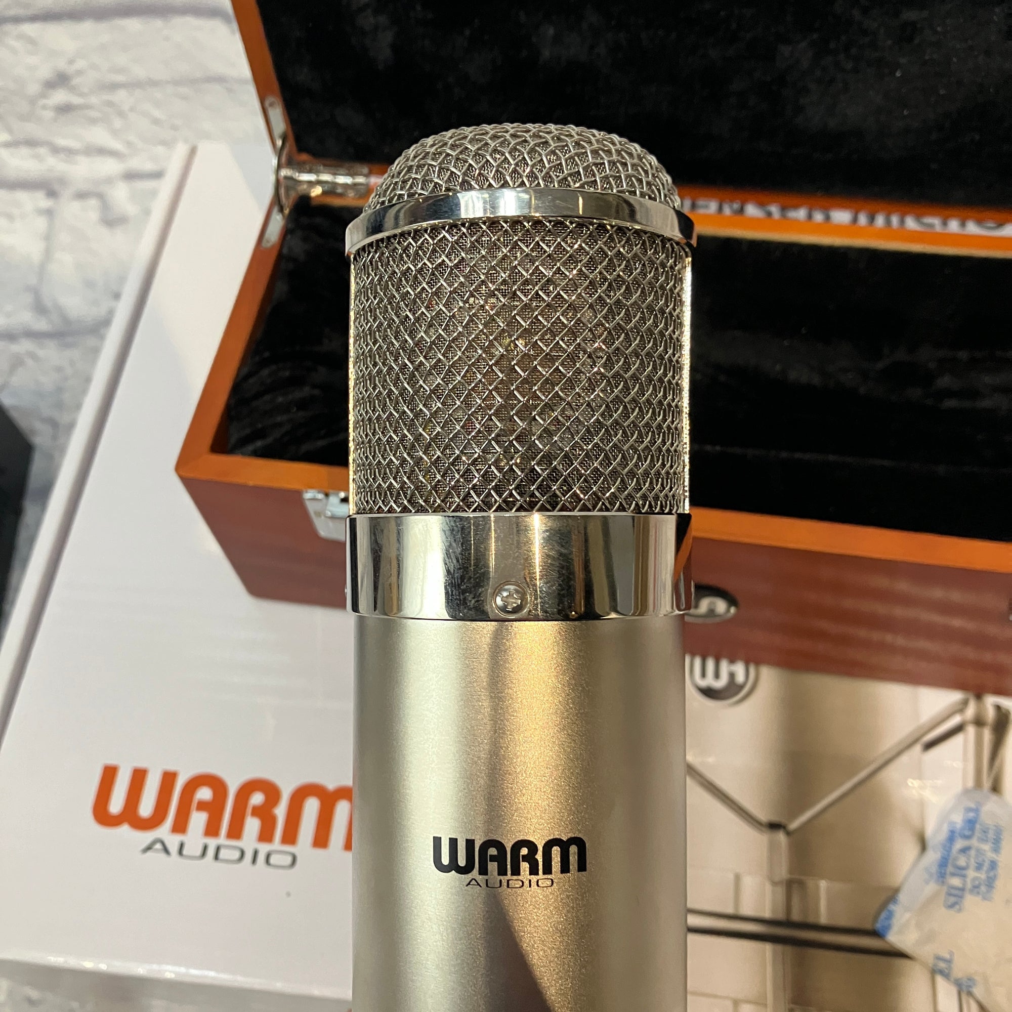 Warm Audio WA-47 Large Diaphragm Multipattern Tube Condenser Microphone