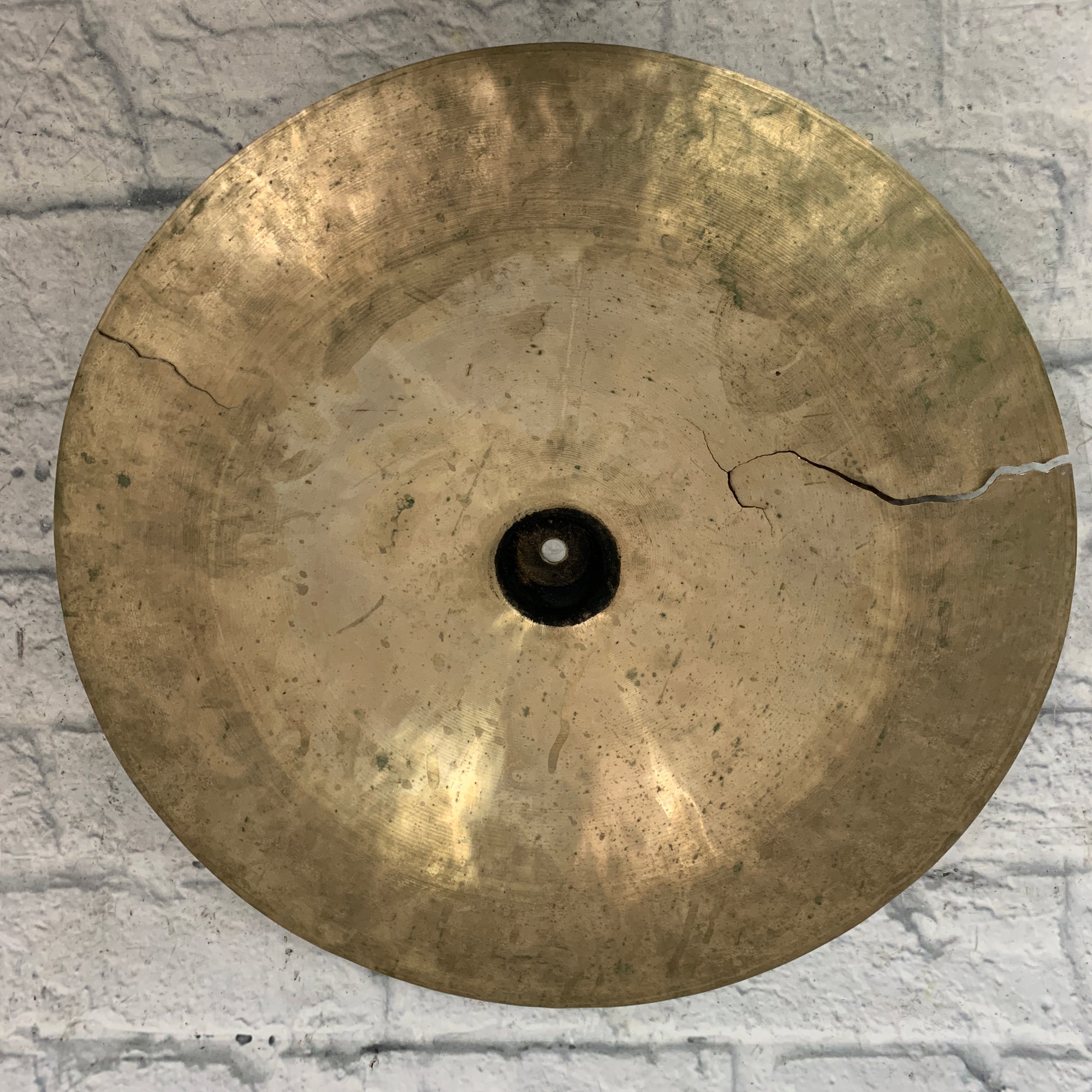 Wuhan 18" Ride Cymbal (Cracked)