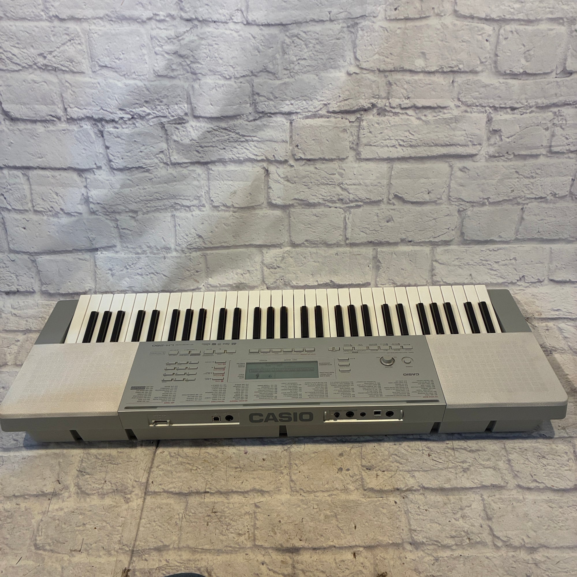 Casio LK-280 Electric Keyboard Piano