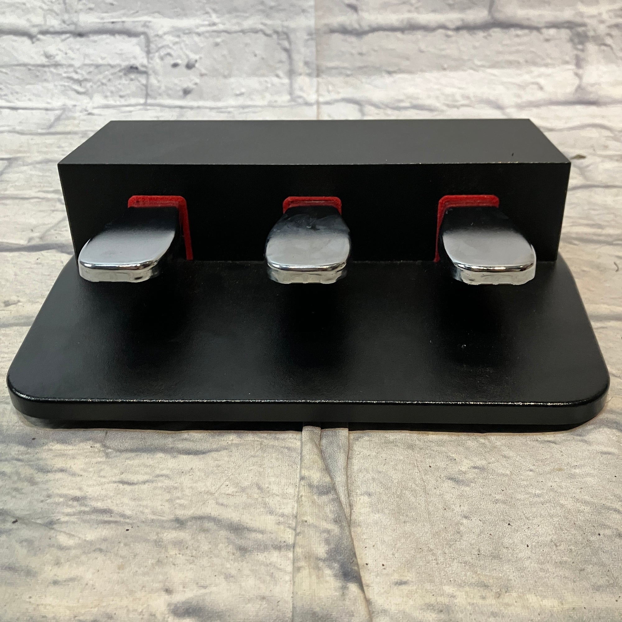Unknown Keyboard Triple Pedal Controller