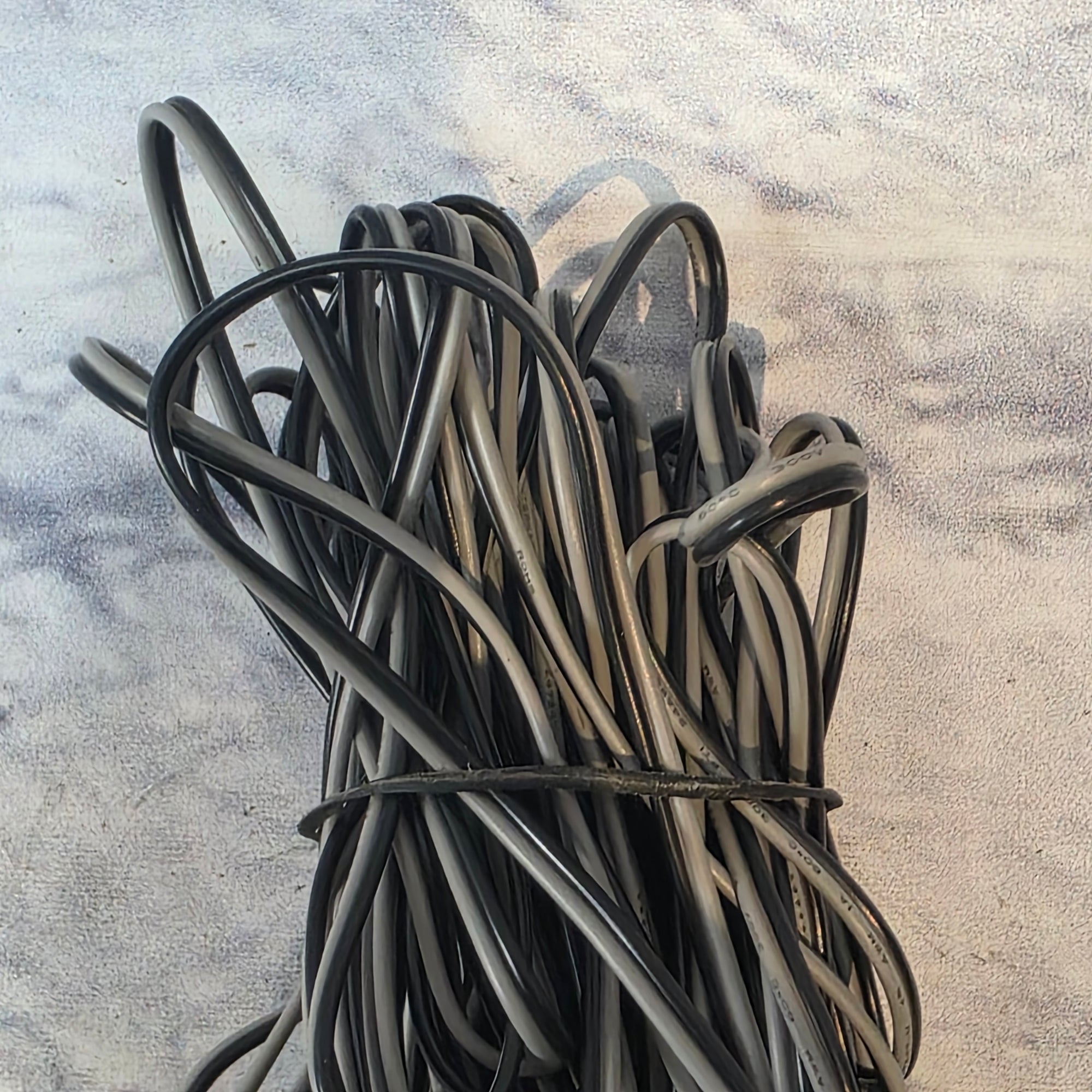Unknown Black And Grey Speaker Wire ( 25 feet)