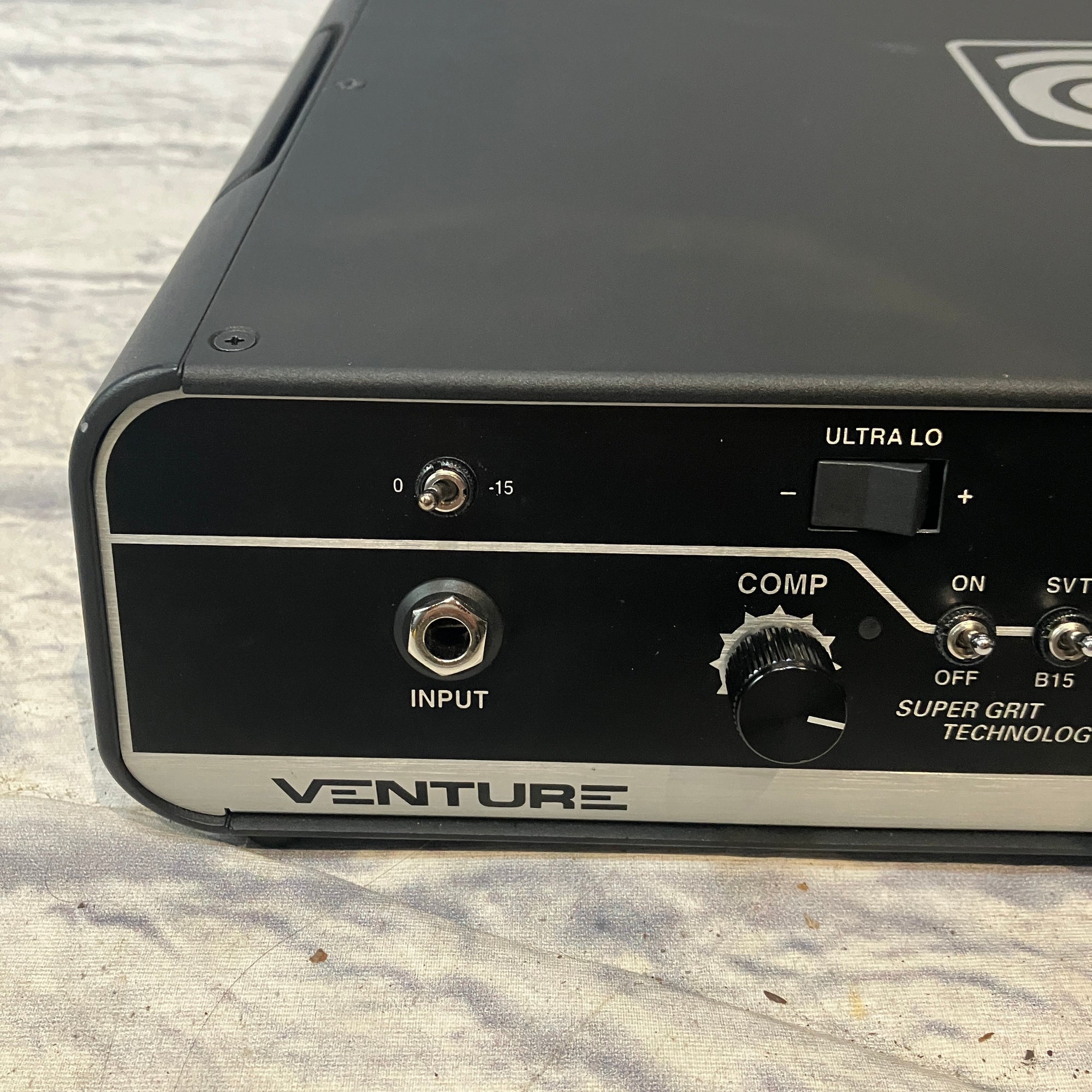 Ampeg Venture V12 Bass Head 1200W