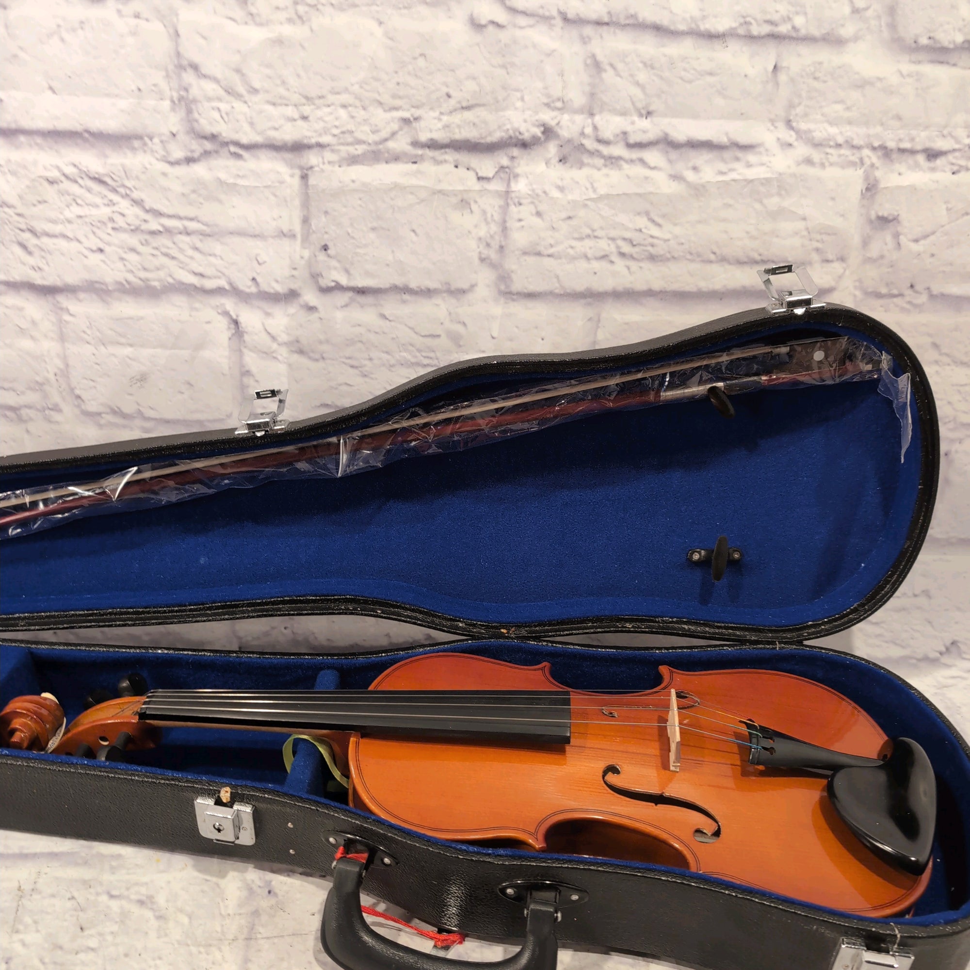 Cremona SV-50 Novice Violin Outfit – 3/4 Size – Student Violin for Beginners with Hard Case