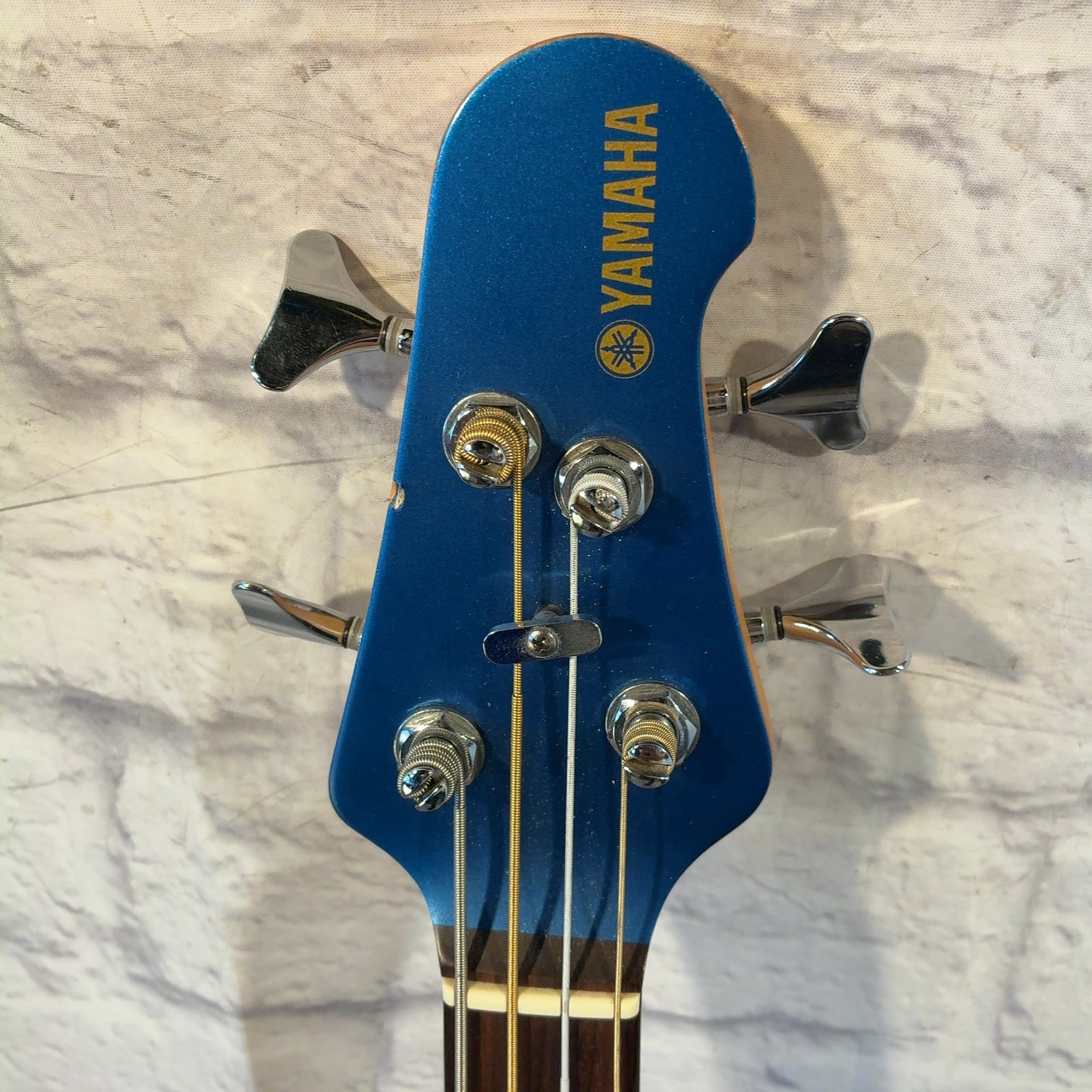 Yamaha BB-404 Signed by Buddy Guy 4 String Bass Guitar