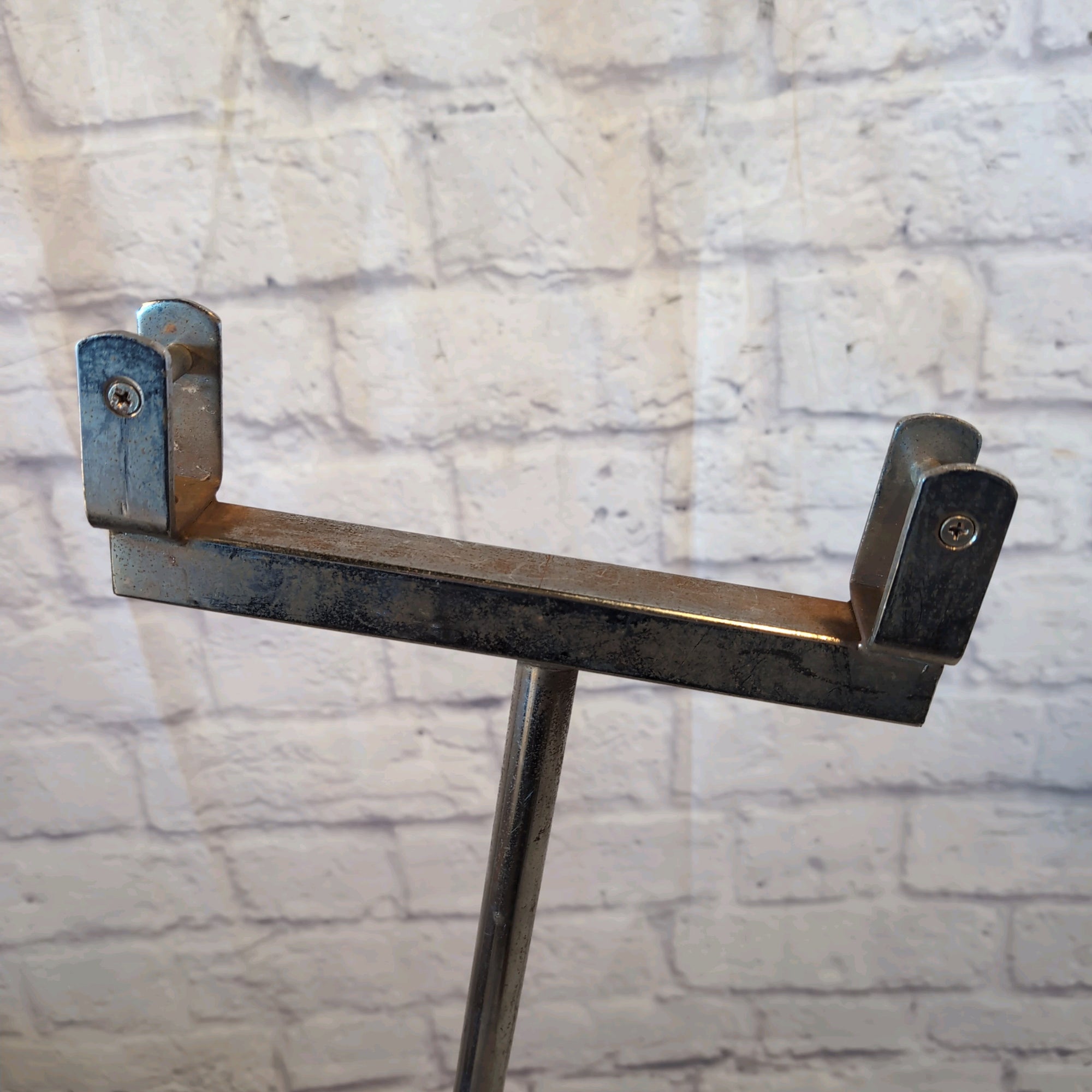 Unknown Double Bongo Stand