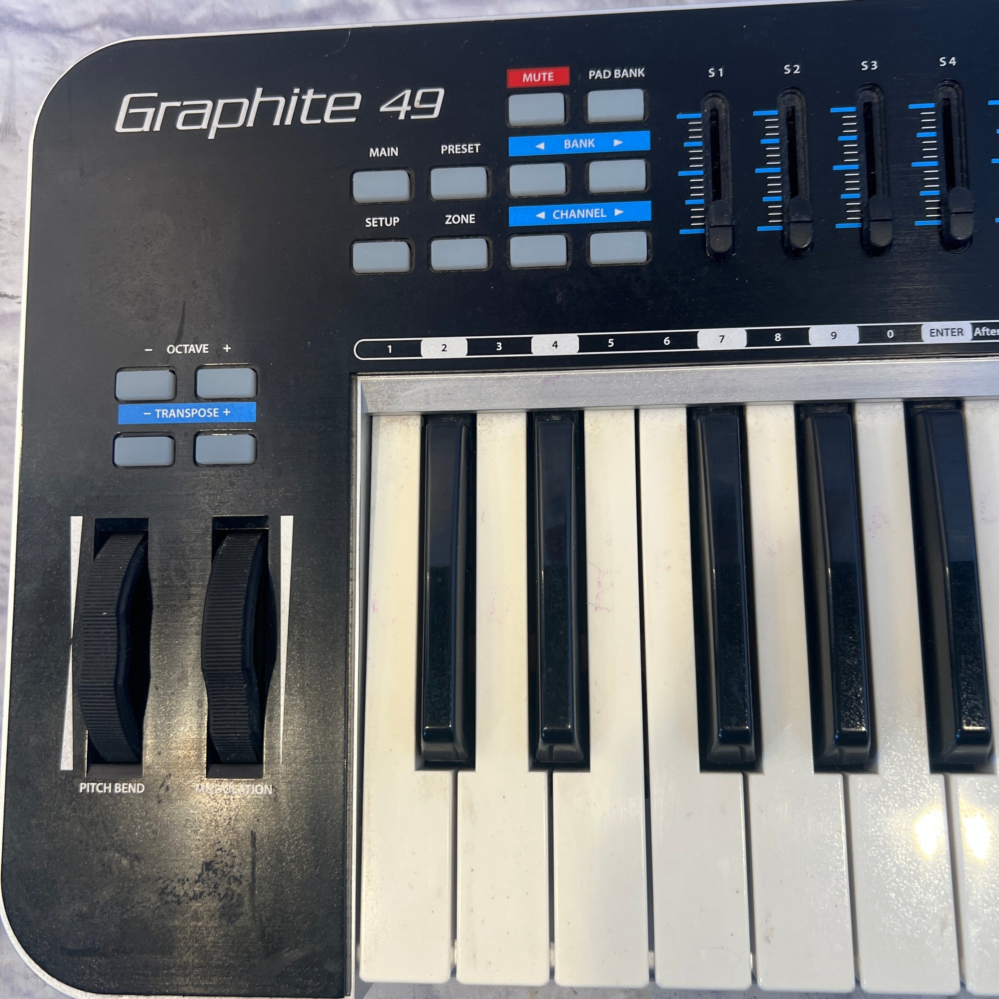 Samson Graphite 49 USB MIDI Controller