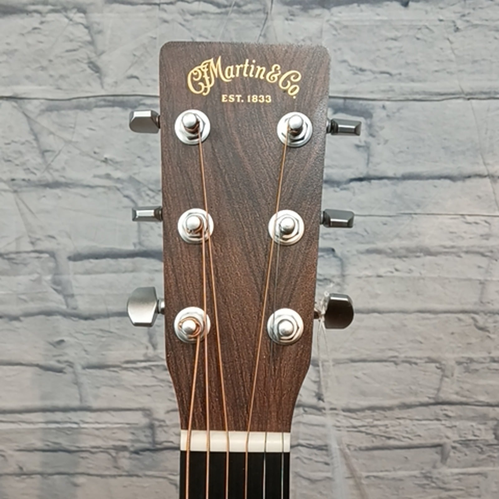 Martin Martin D Jr-E Dreadnought Acoustic/Electric Guitar with Gig  Acoustic Guitar