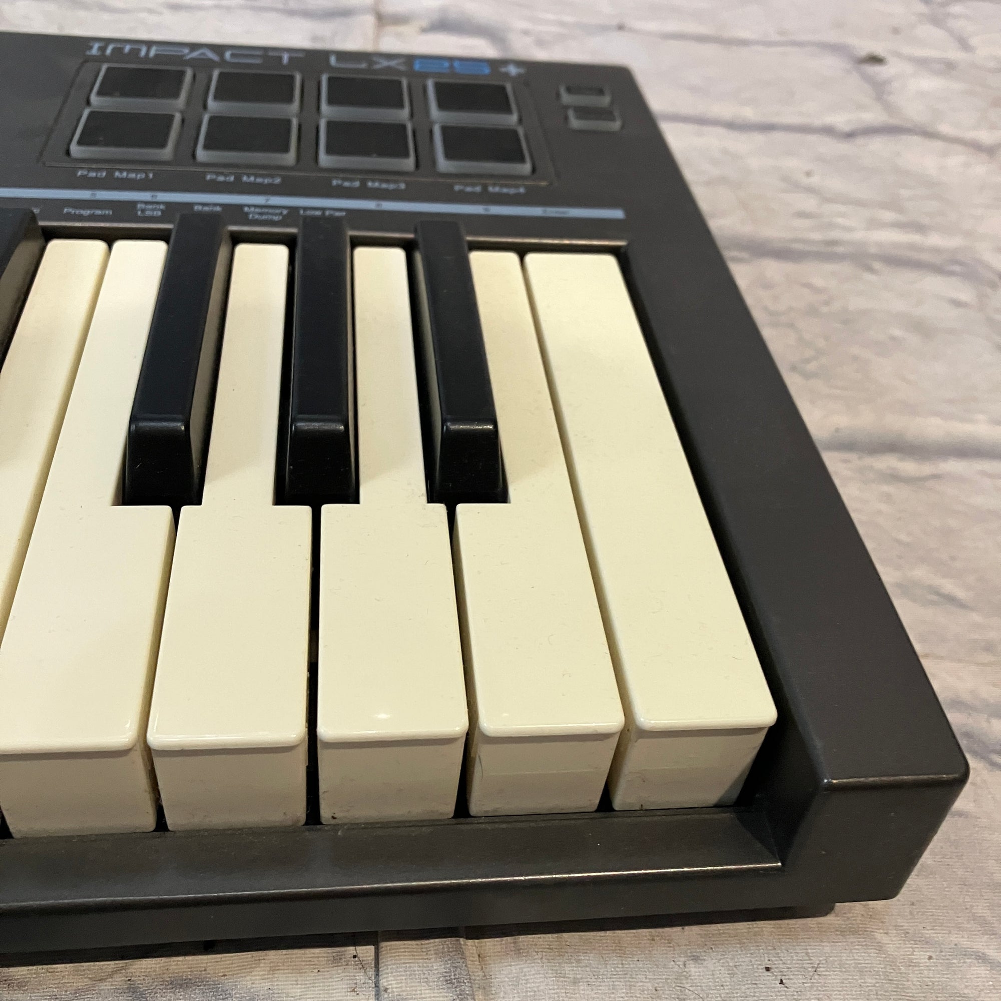 Nektar Impact LX25 Midi Controller