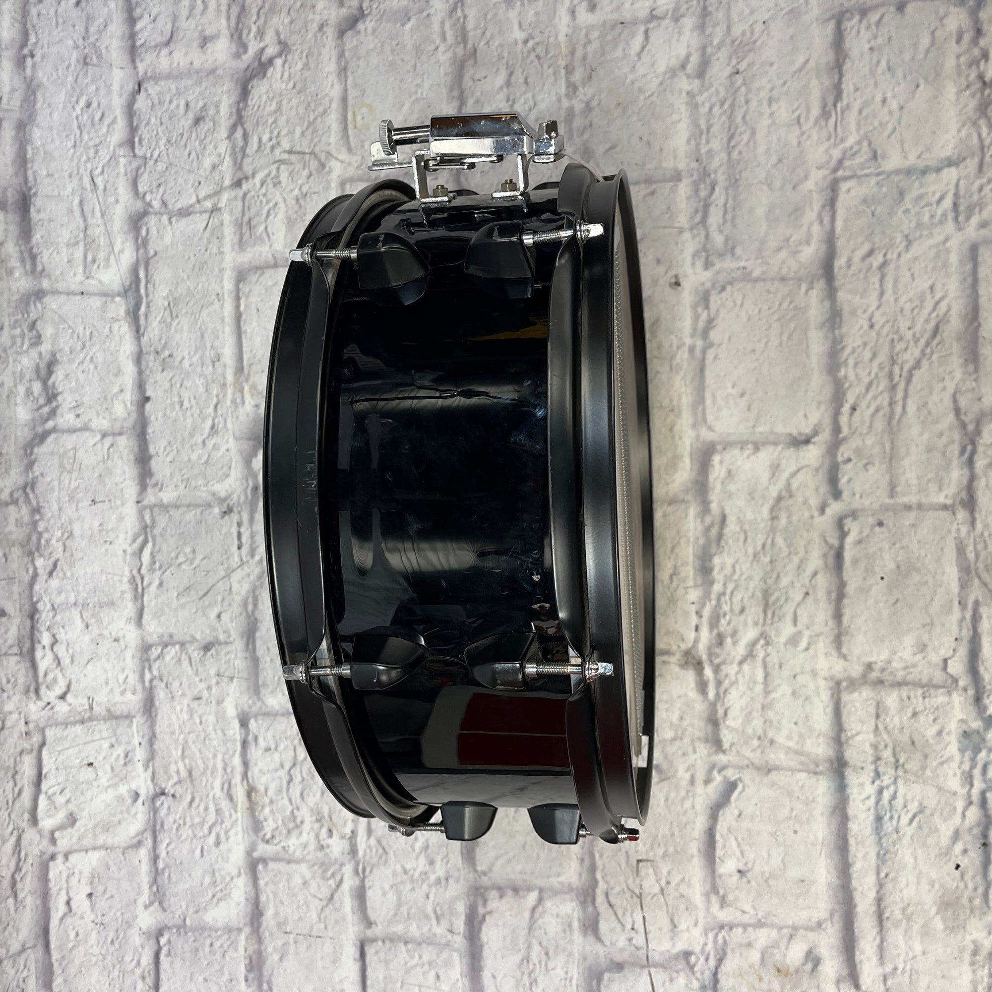 Unknown 14 Black Snare Drum