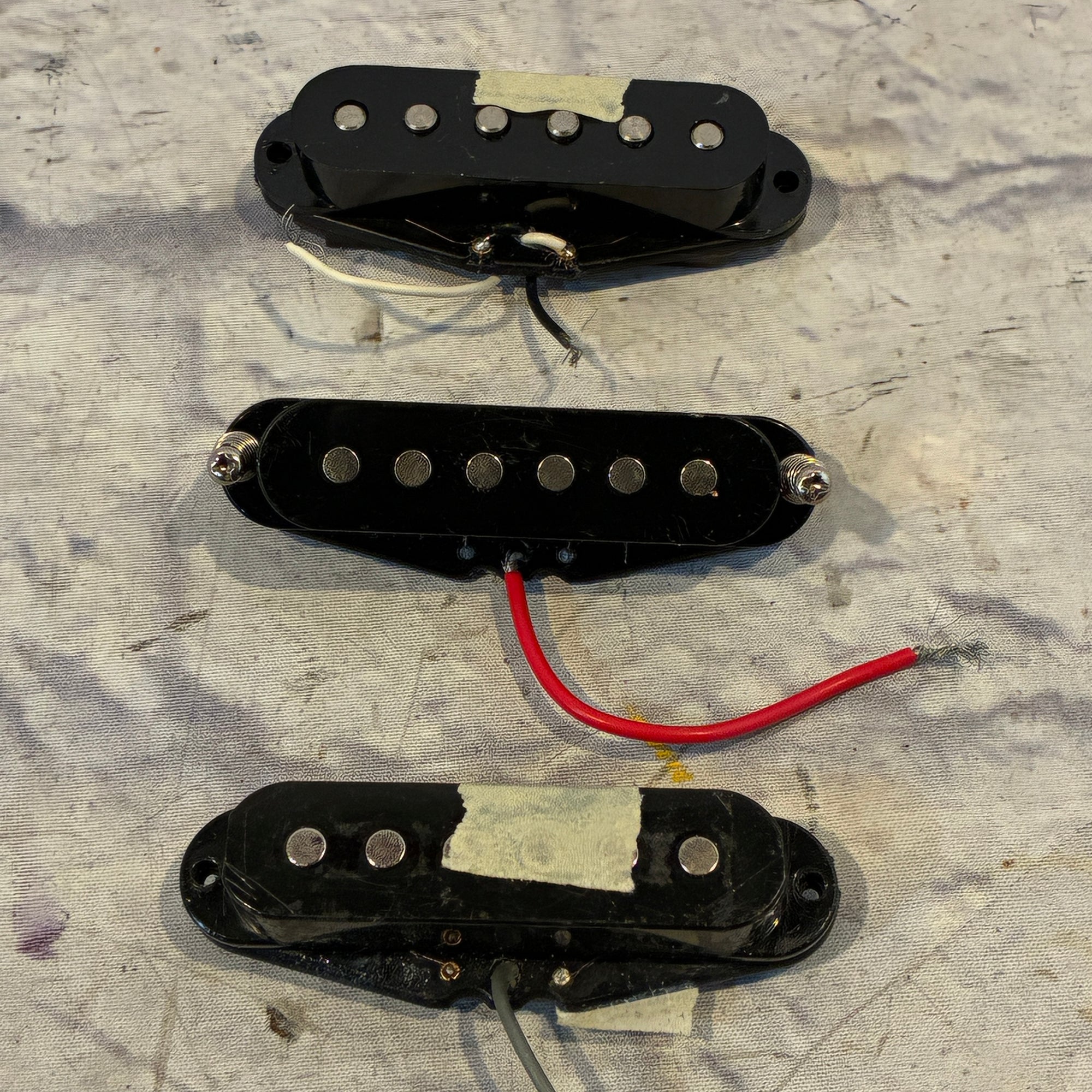 Unknown Black Strat Single Coil Pickup Set