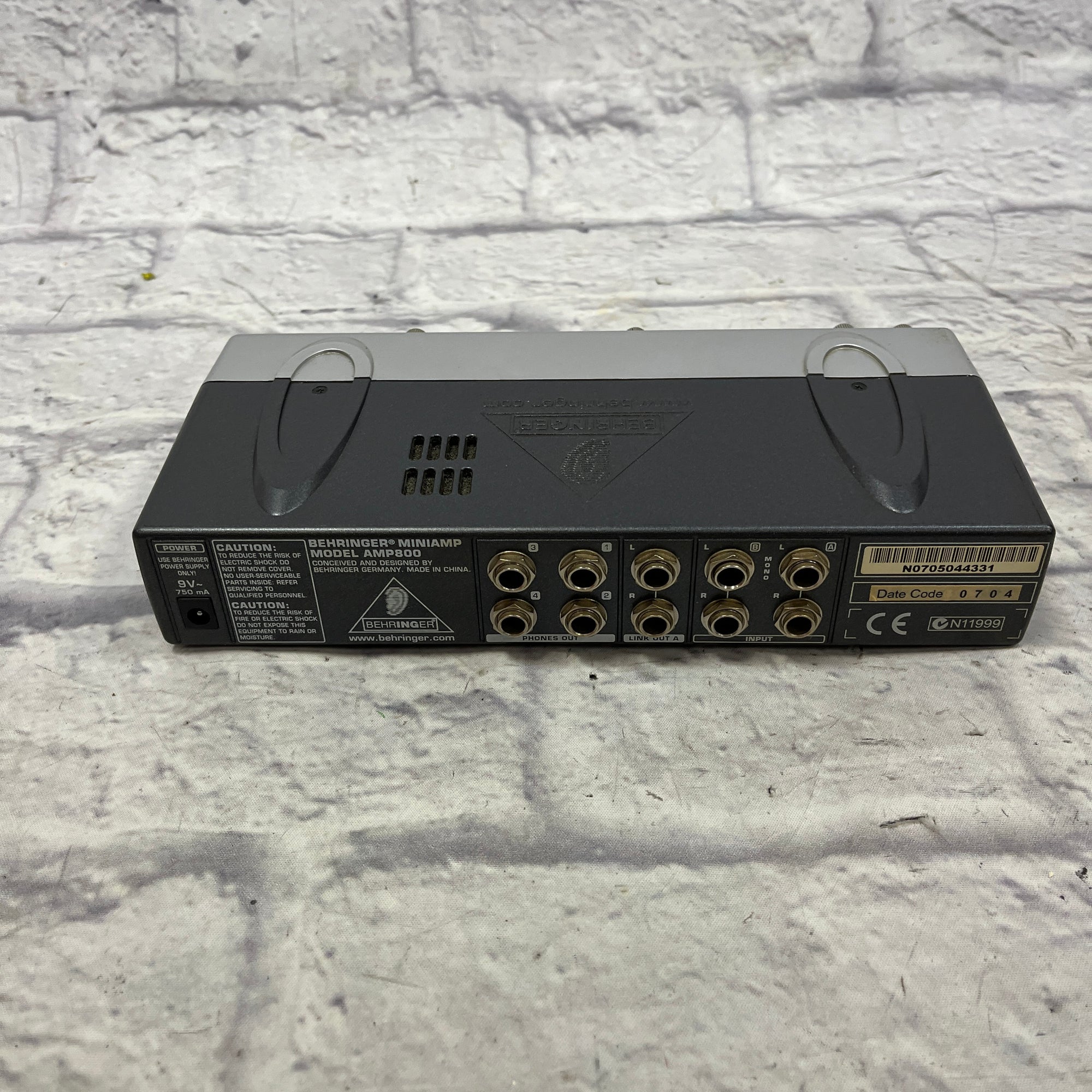 Behringer Amp800 Headphone Amp