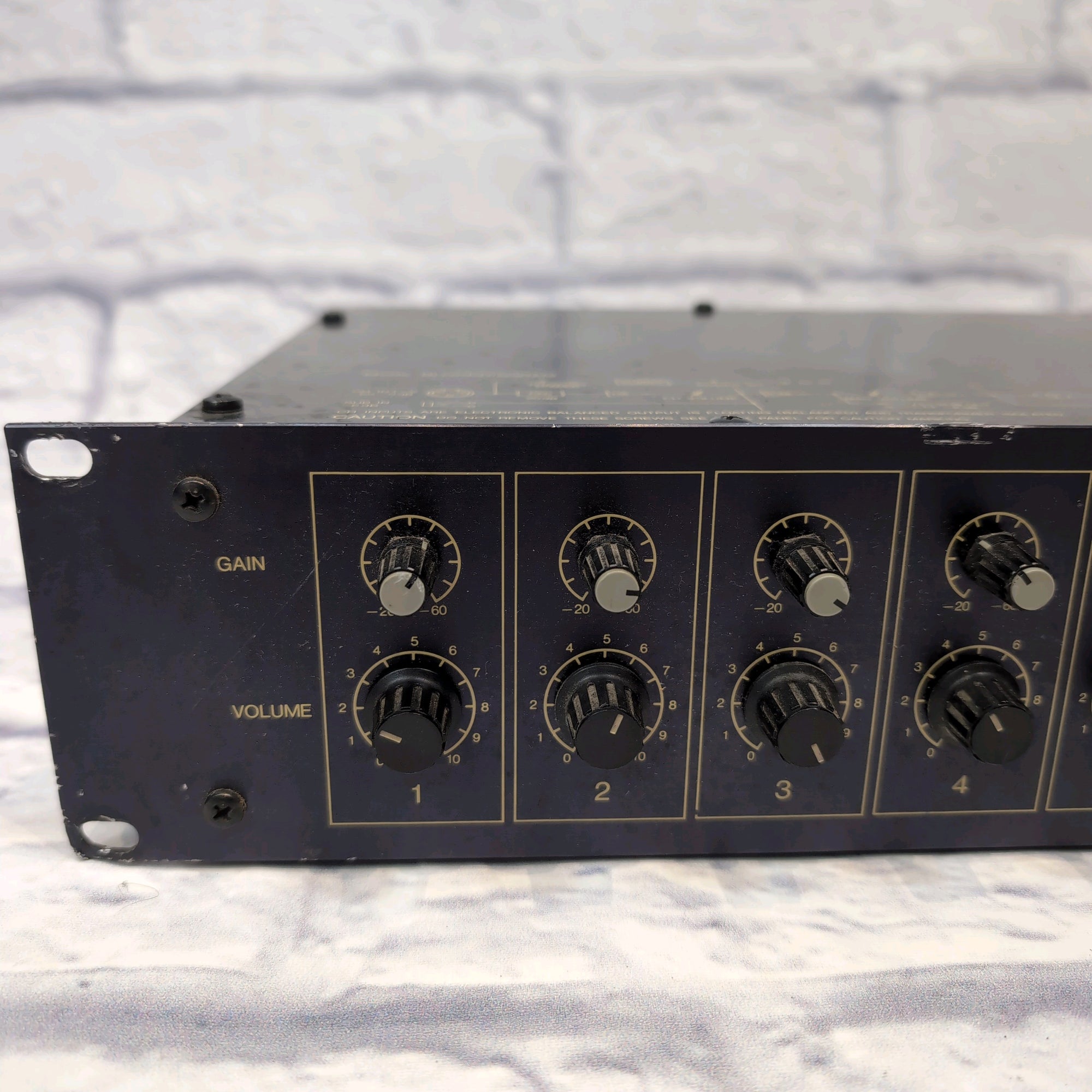 Yamaha Professional Series Mixer Model m206