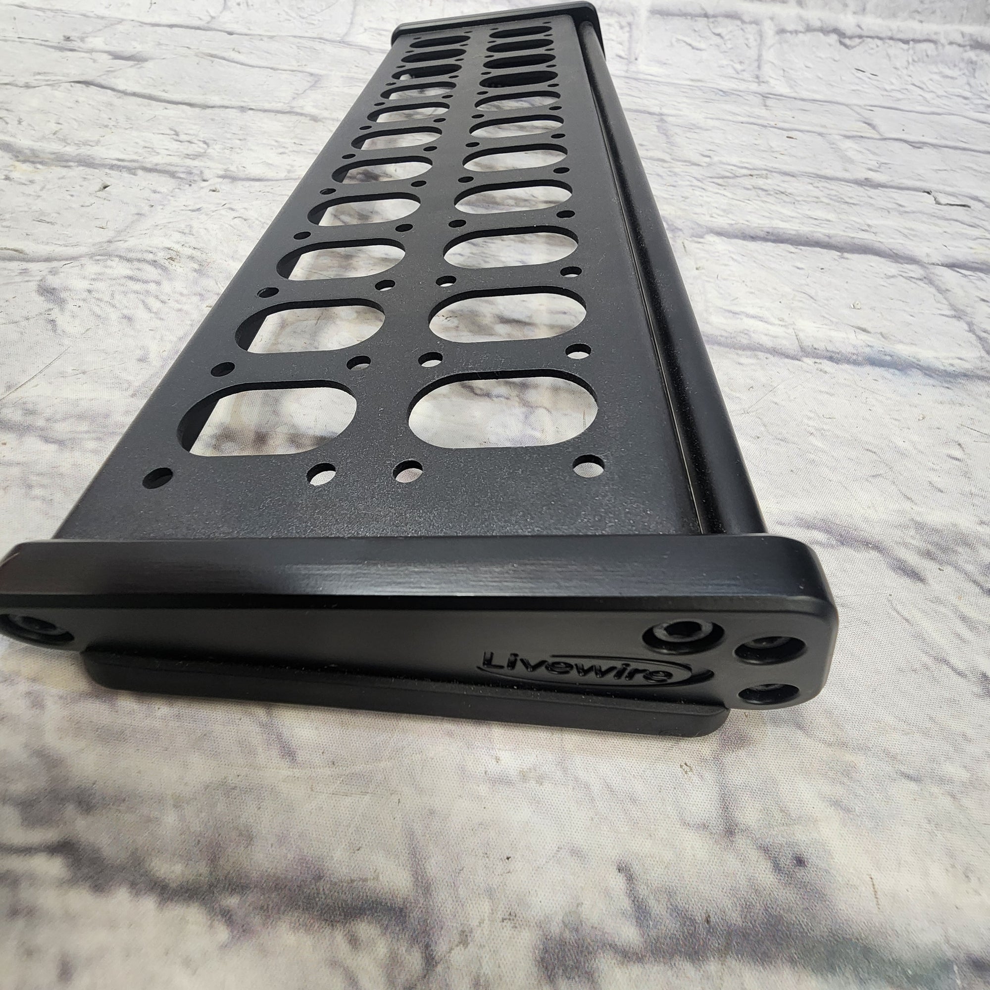 Livewire PB200 Pedal Board w/Case
