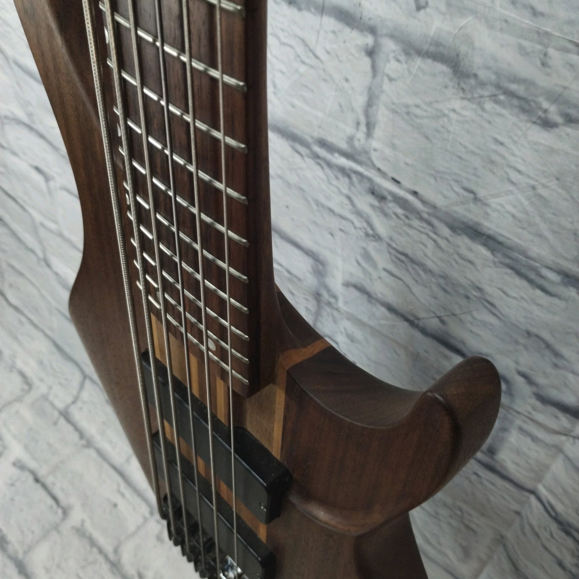 Peavey Grind 6-String NTB Neck Through Bass