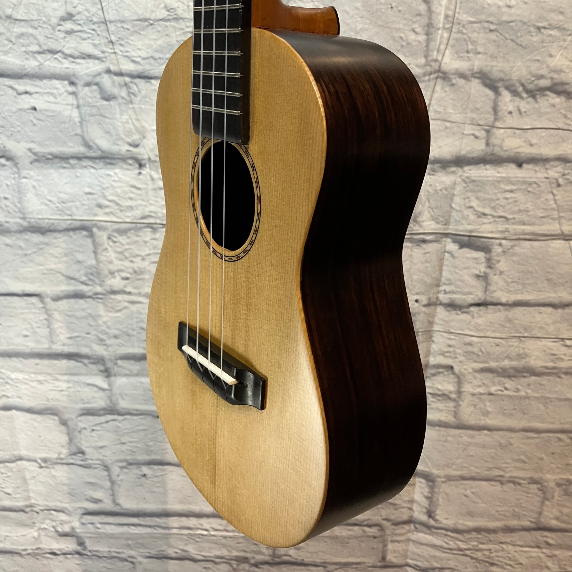 Kelali Tenor Ukulele Spruce w/ bag