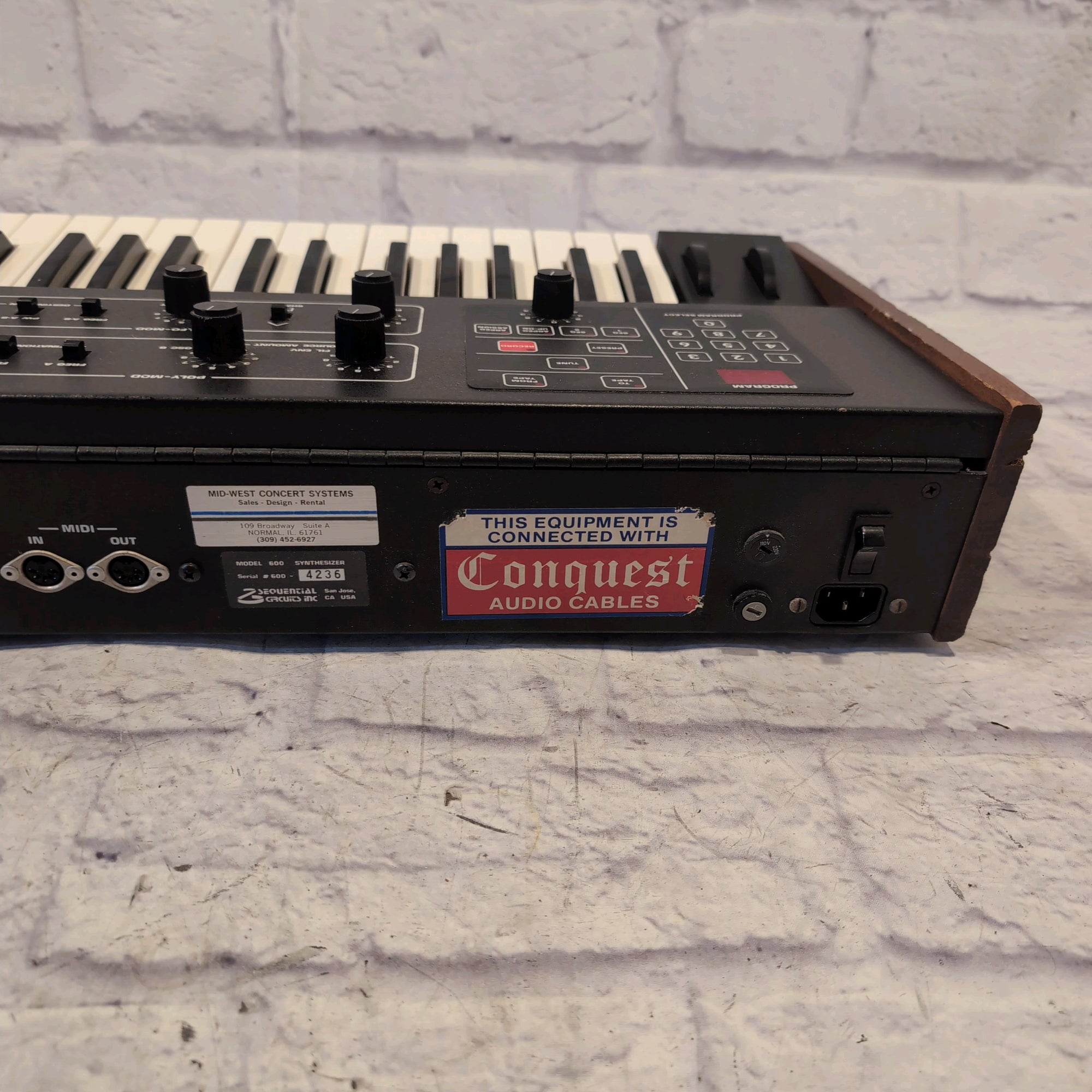 Sequential Circuits Prophet 600 Analog Synth w/ Gigskinz Case