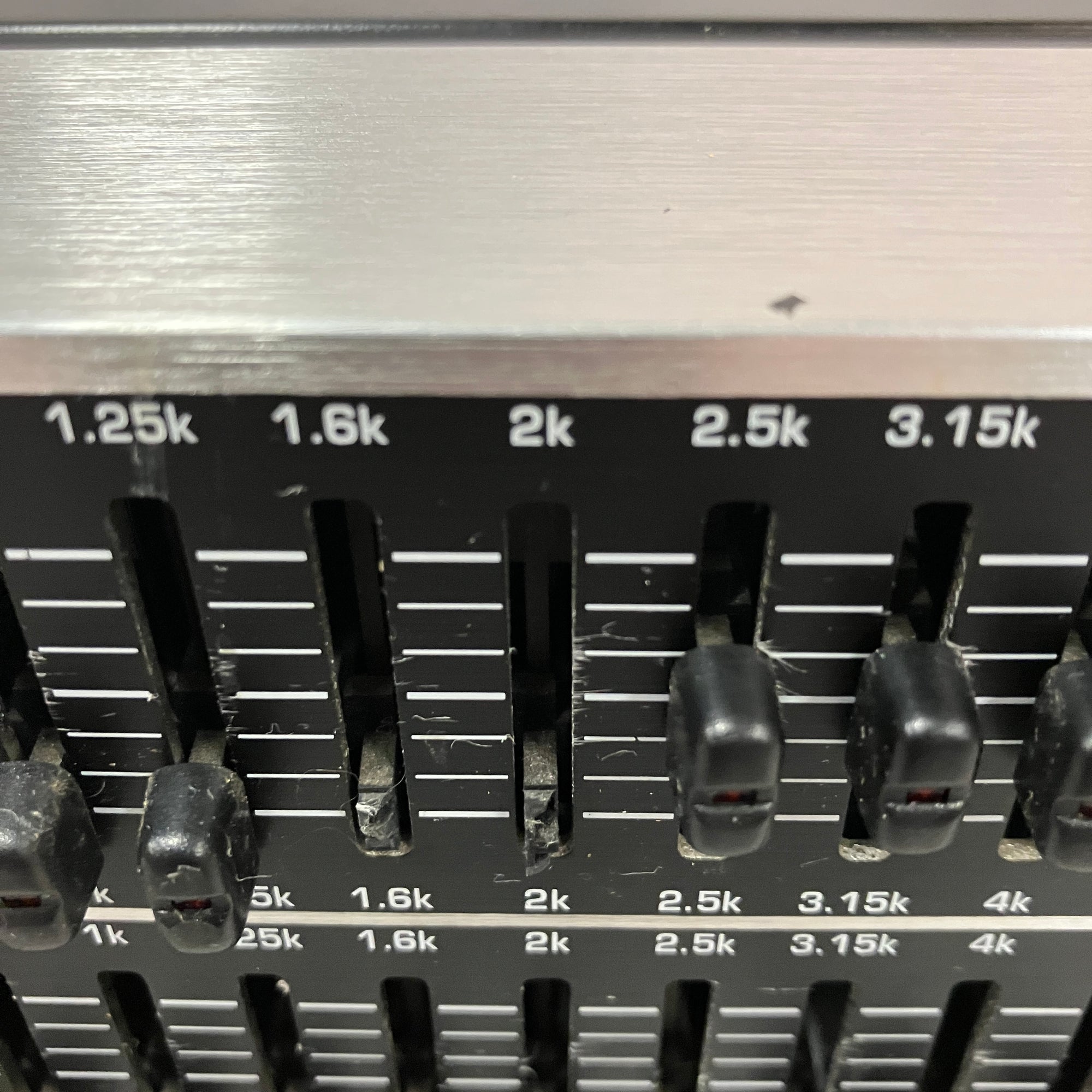 Behringer Ultragraph Pro Rack EQ