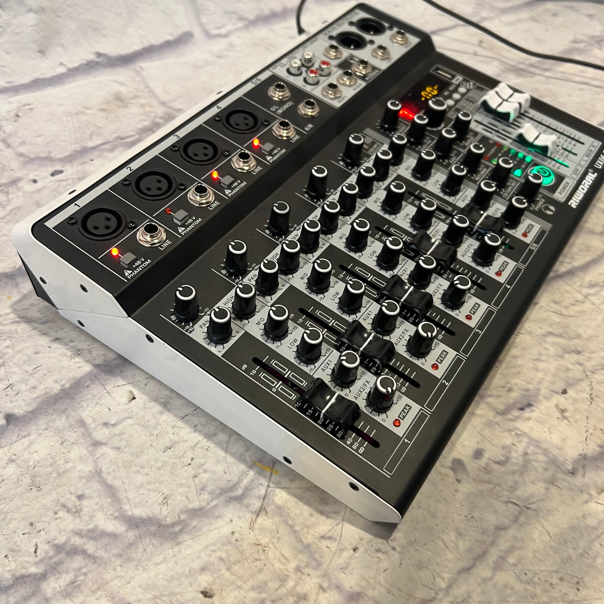 Riworal UX06-BT 6 Channel Passive Mixer with fx and Bluetooth