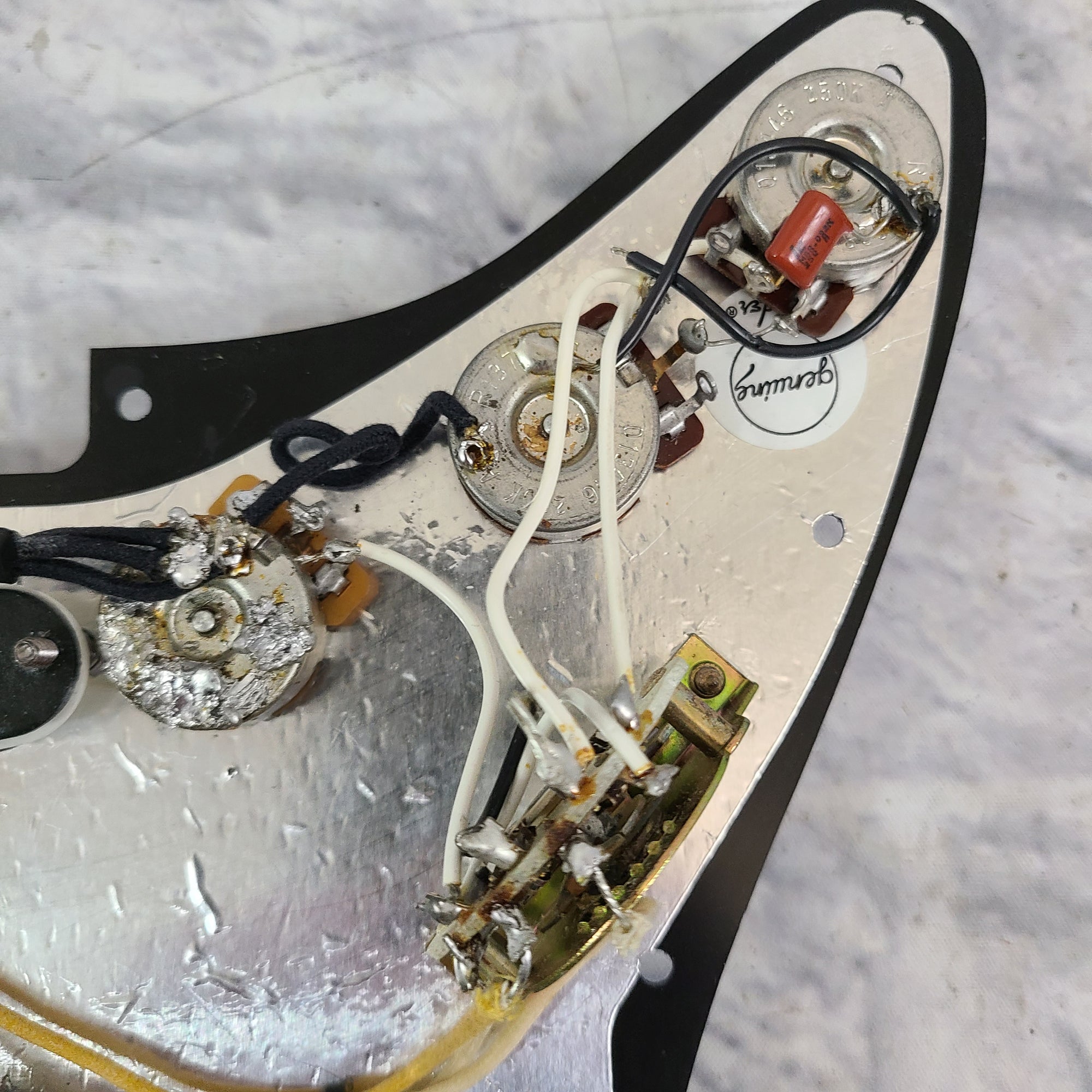 Fender Stratocaster Pickguard Pre-wired w/ Nashville Pickups