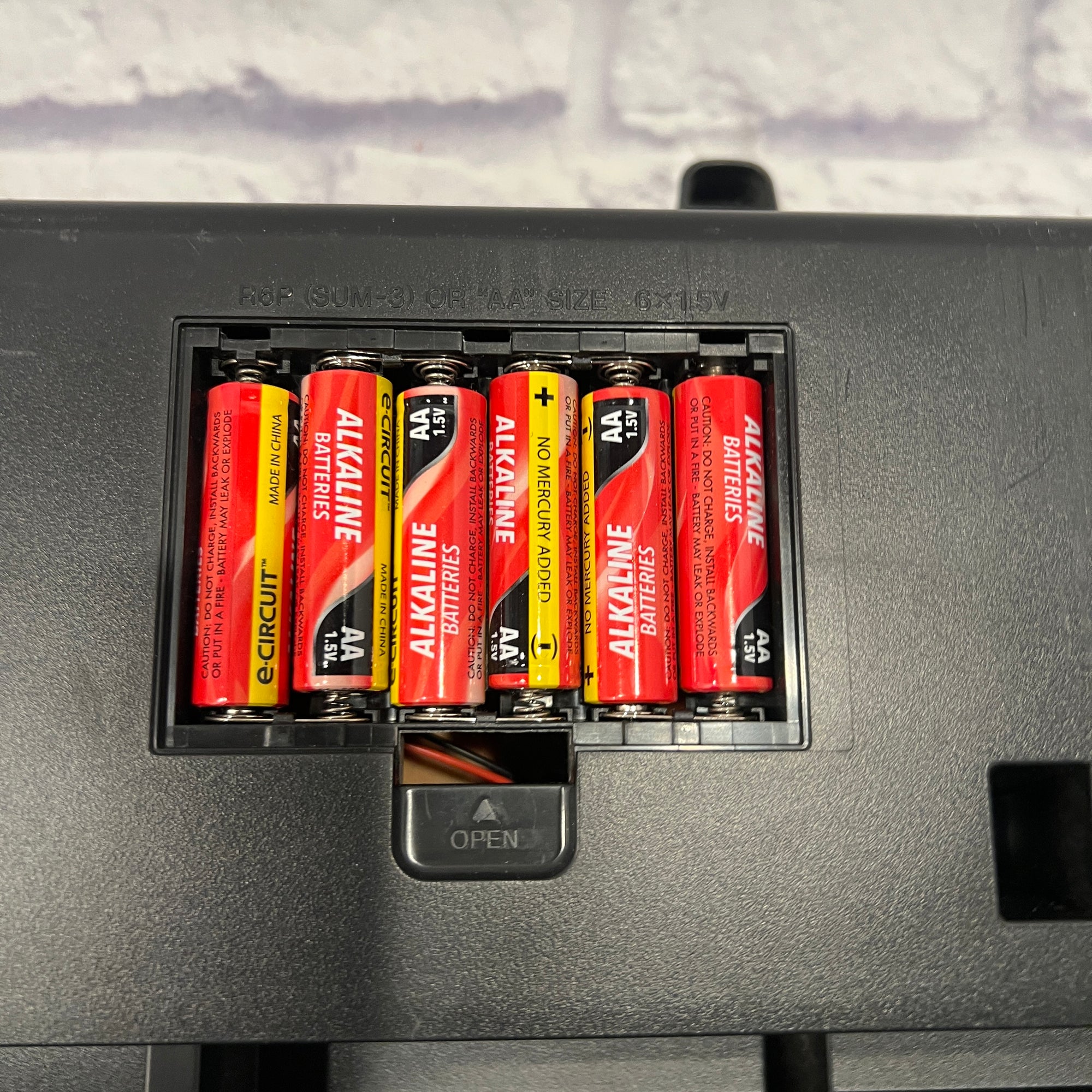 Casio LK-220 61-Key Electronic Keyboard with Lighted Keys