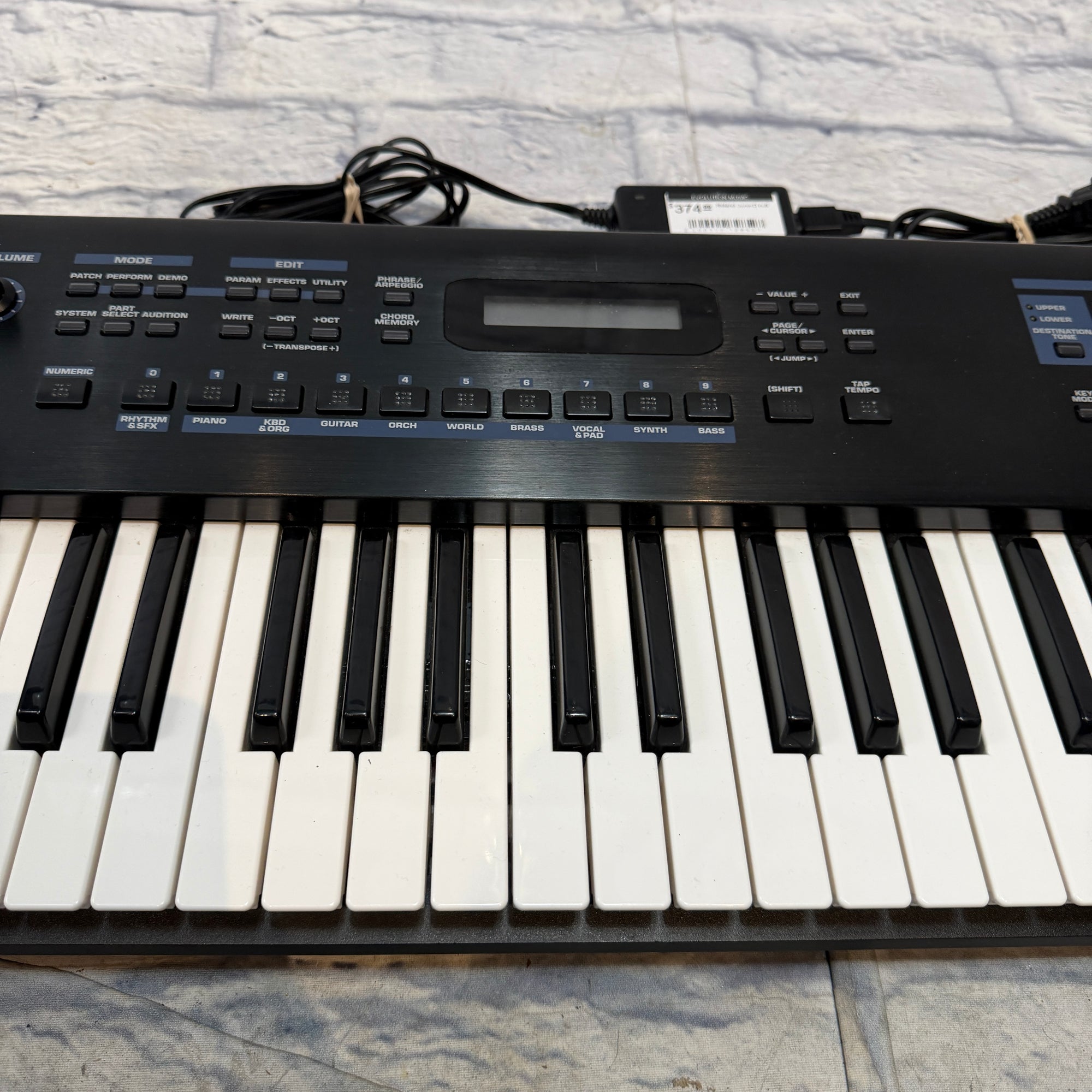 Roland Juno-D Synthesizer Keyboard