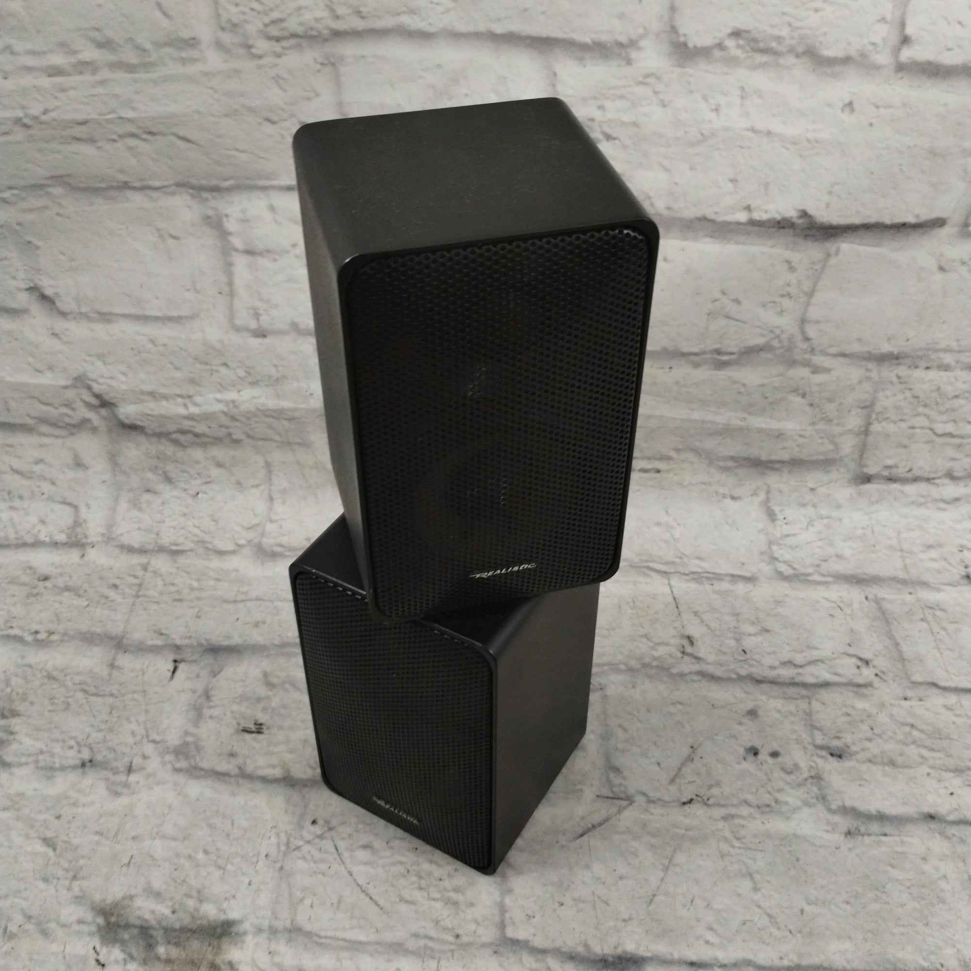 Realistic Minimus 7 Speakers Pair