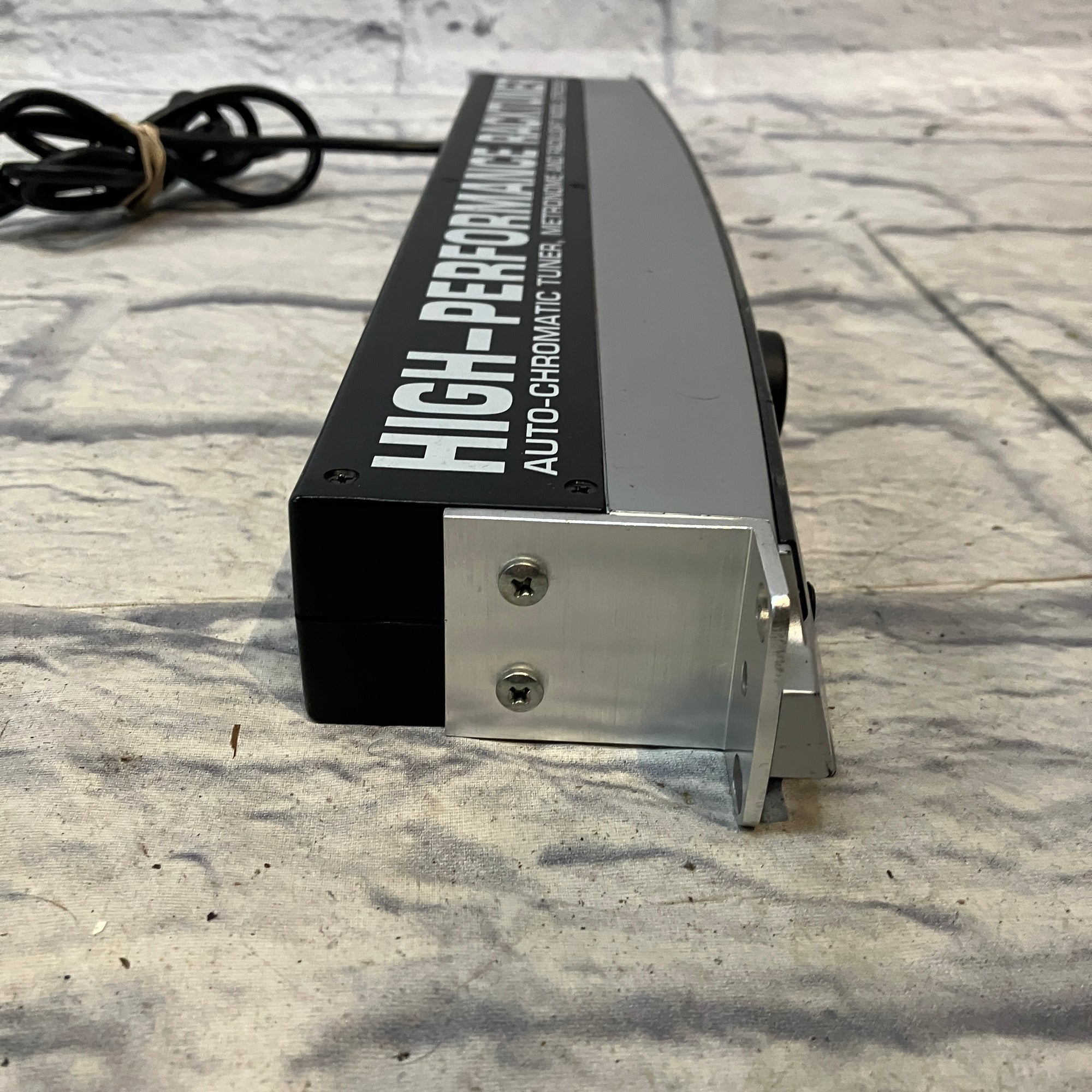 Behringer BTR2000 Racktuner Rack Tuner