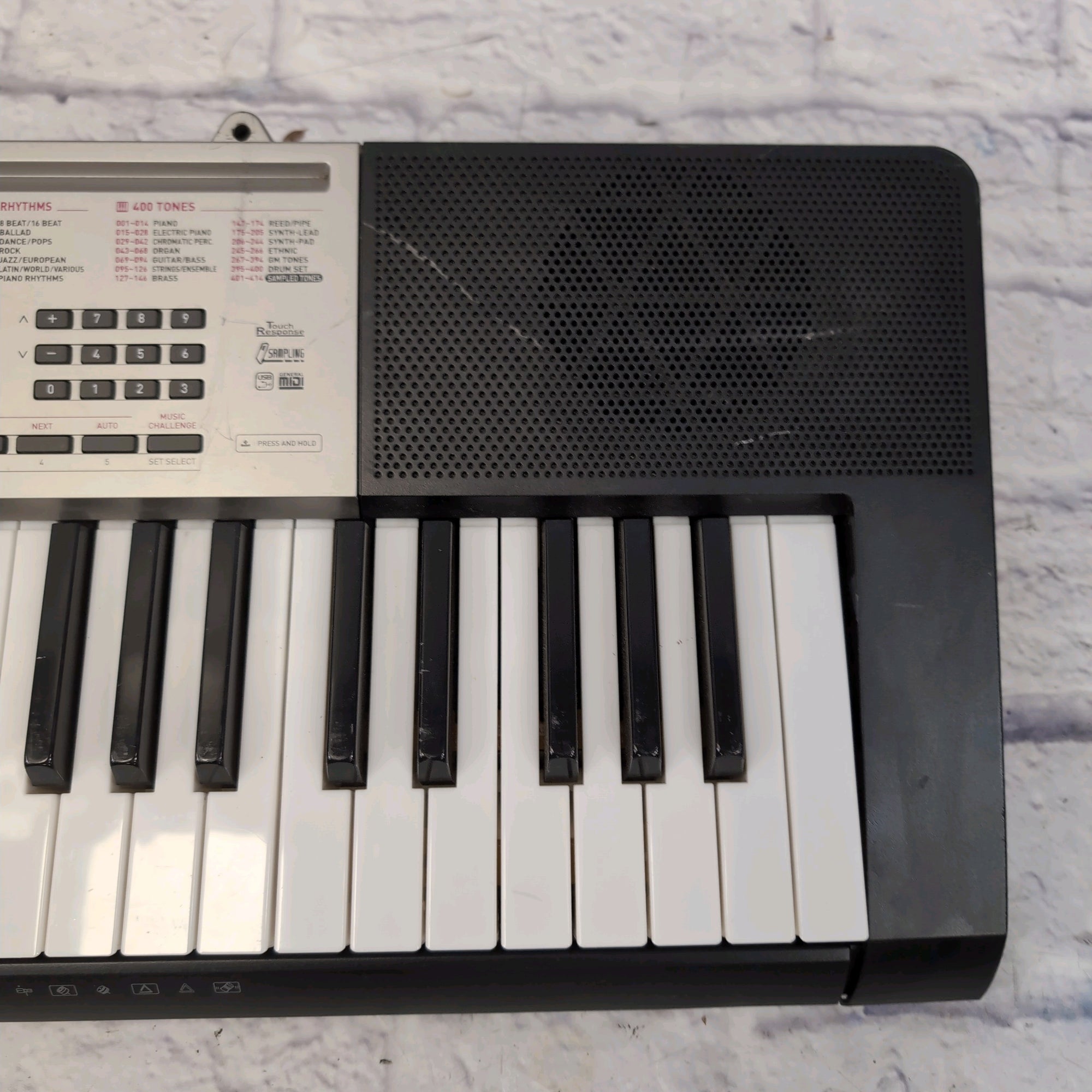 Casio LK240 61-Key Electronic Keyboard