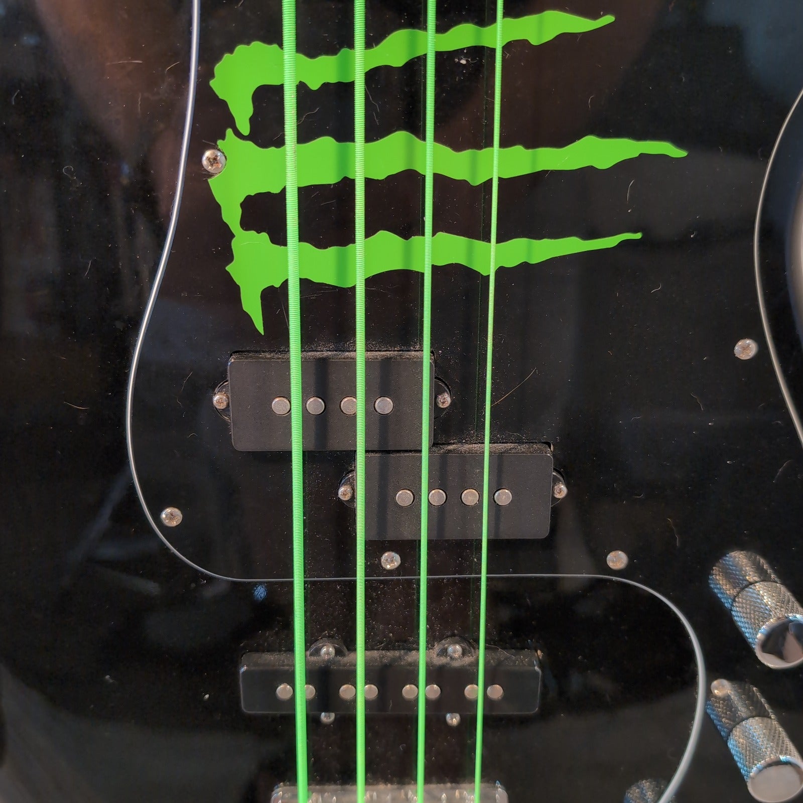 Squier Affinity Series Precision Bass PJ - Monster