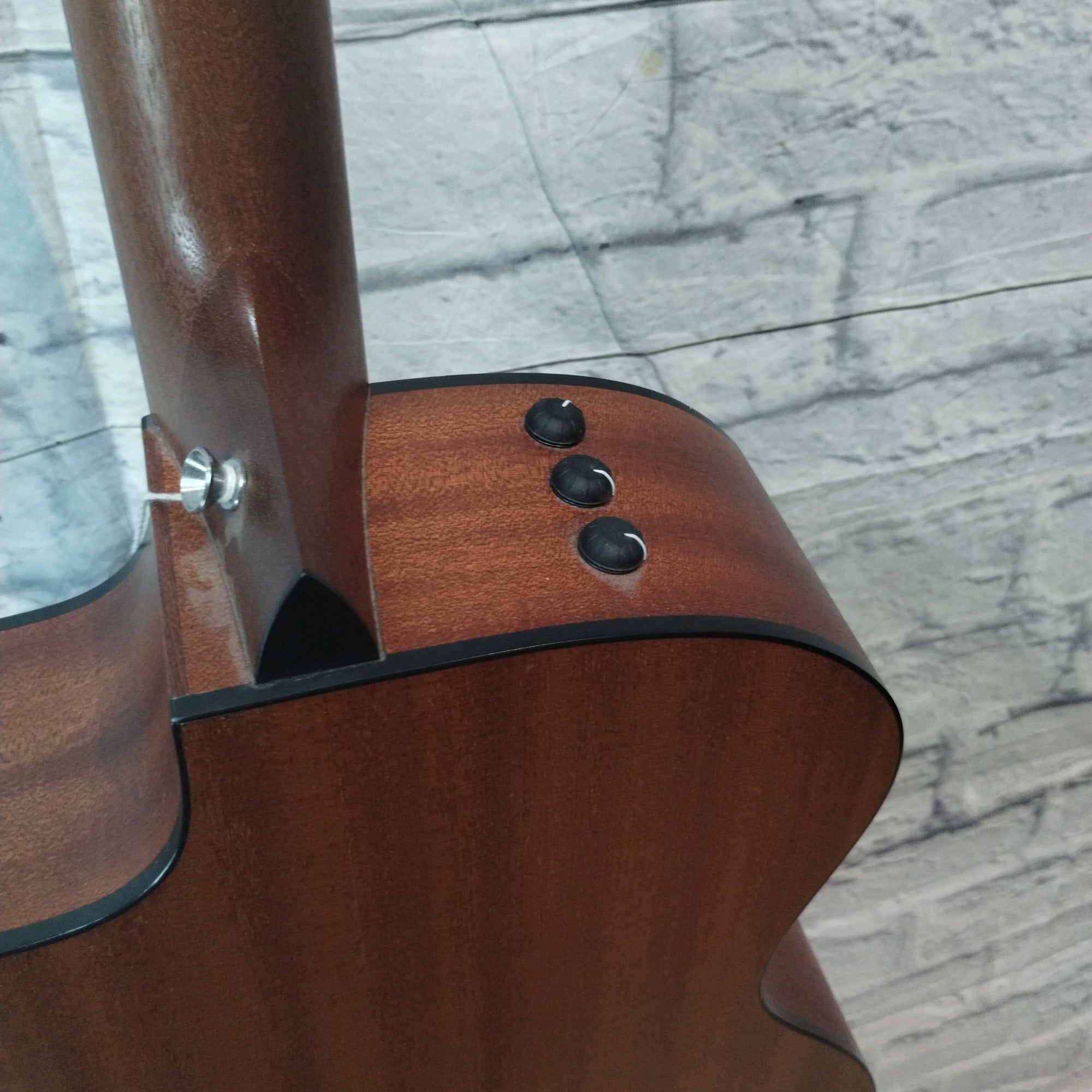 Taylor 114ce Natural Walnut Acoustic Guitar w/ case - 2013 AS IS