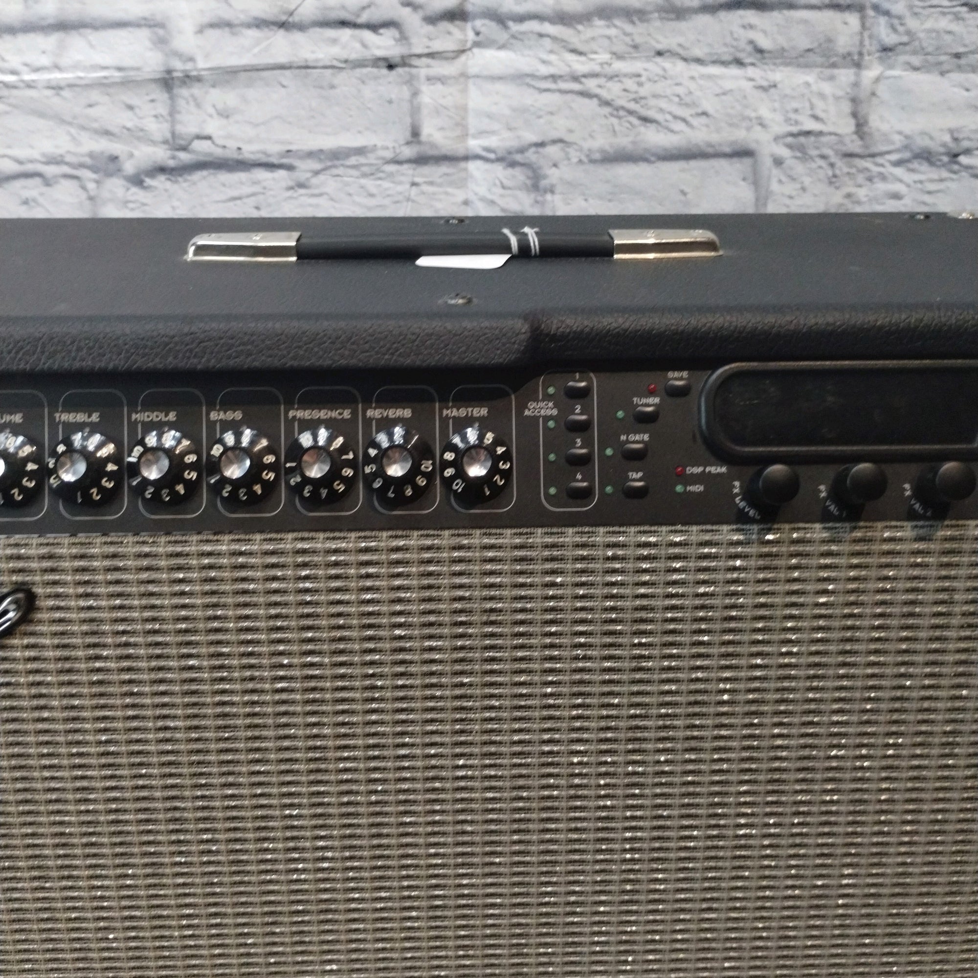 Fender Cyber Twin Combo Amp with Cover and 4-Button Footswitch Guitar Combo Amp