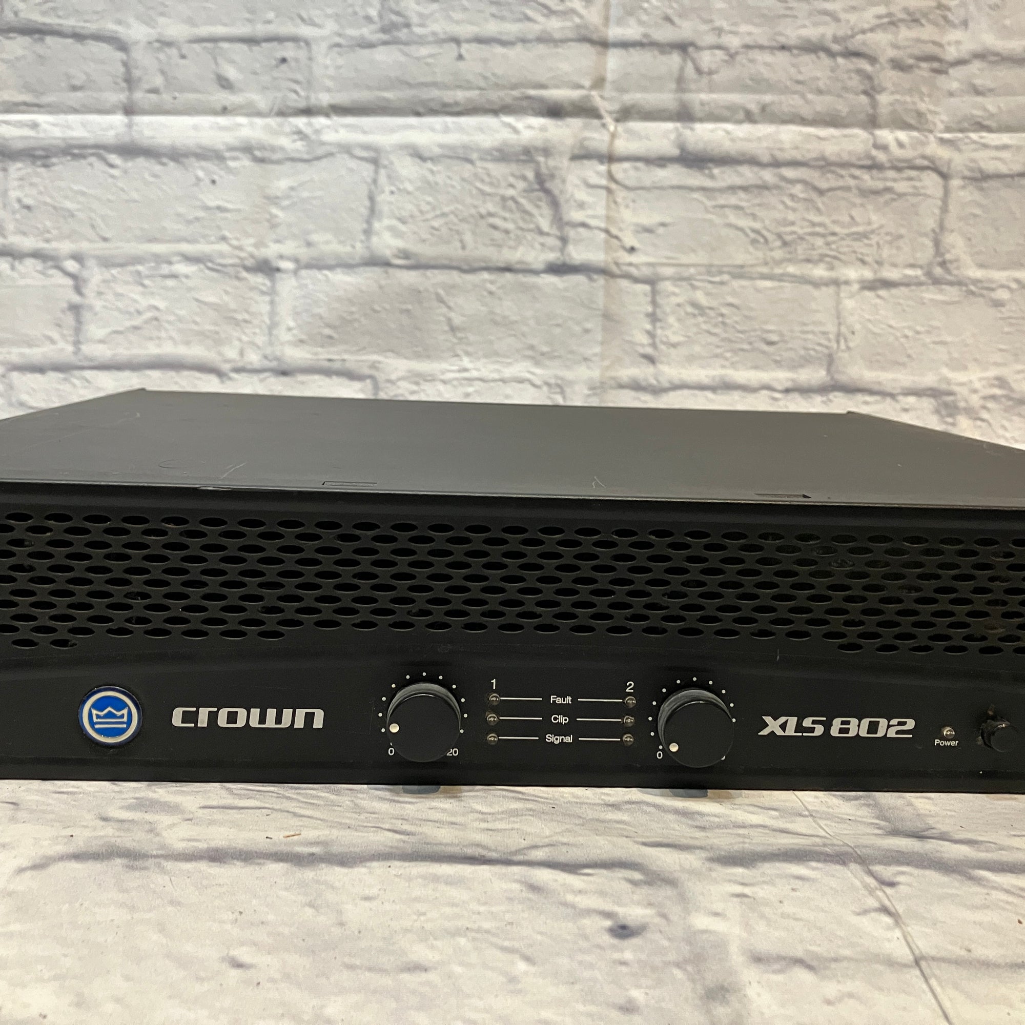 Crown XLS-802 1600 Watt 2 Channel Professional Rack Mount Power Amplifier