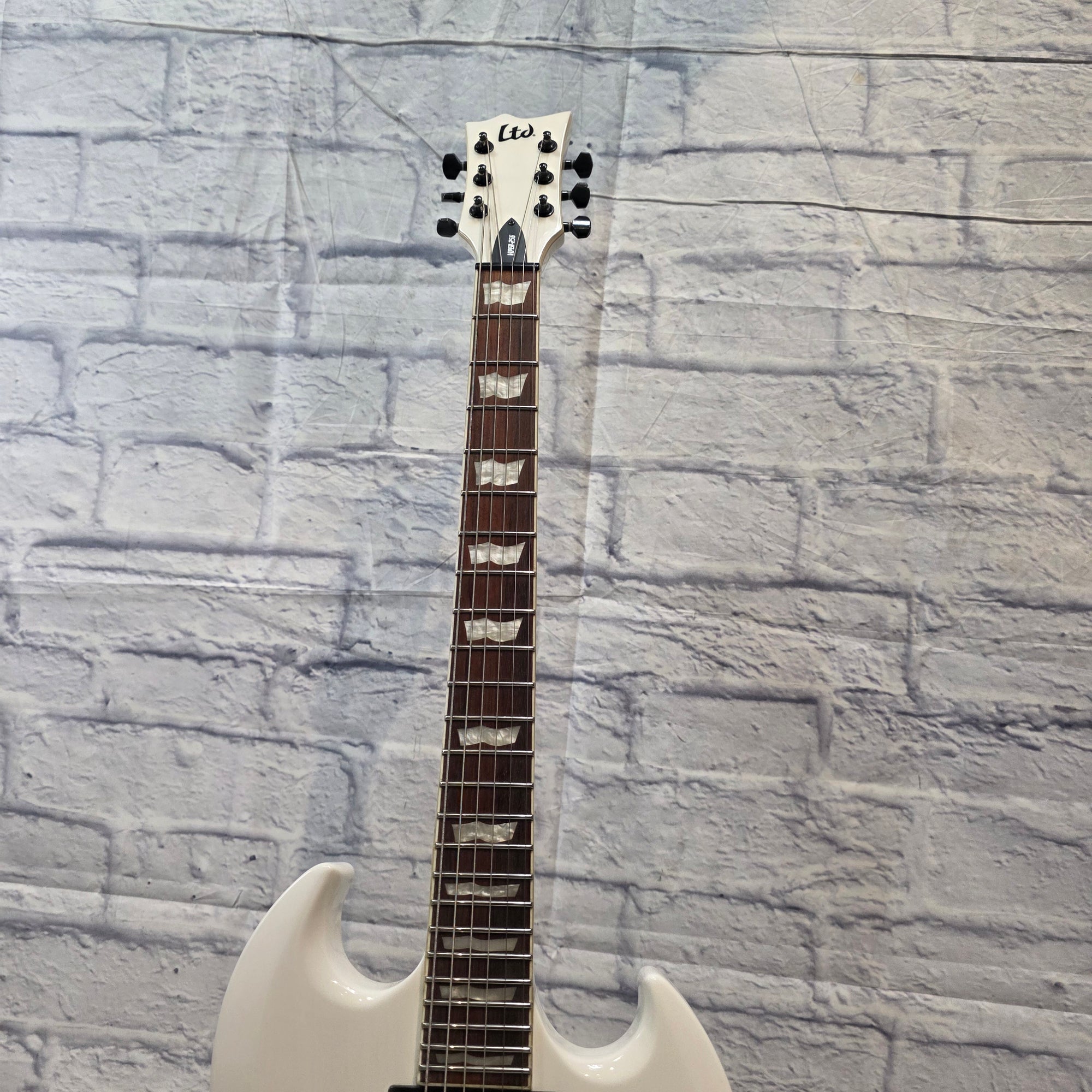 ESP LTD Viper 256 White Electric Guitar