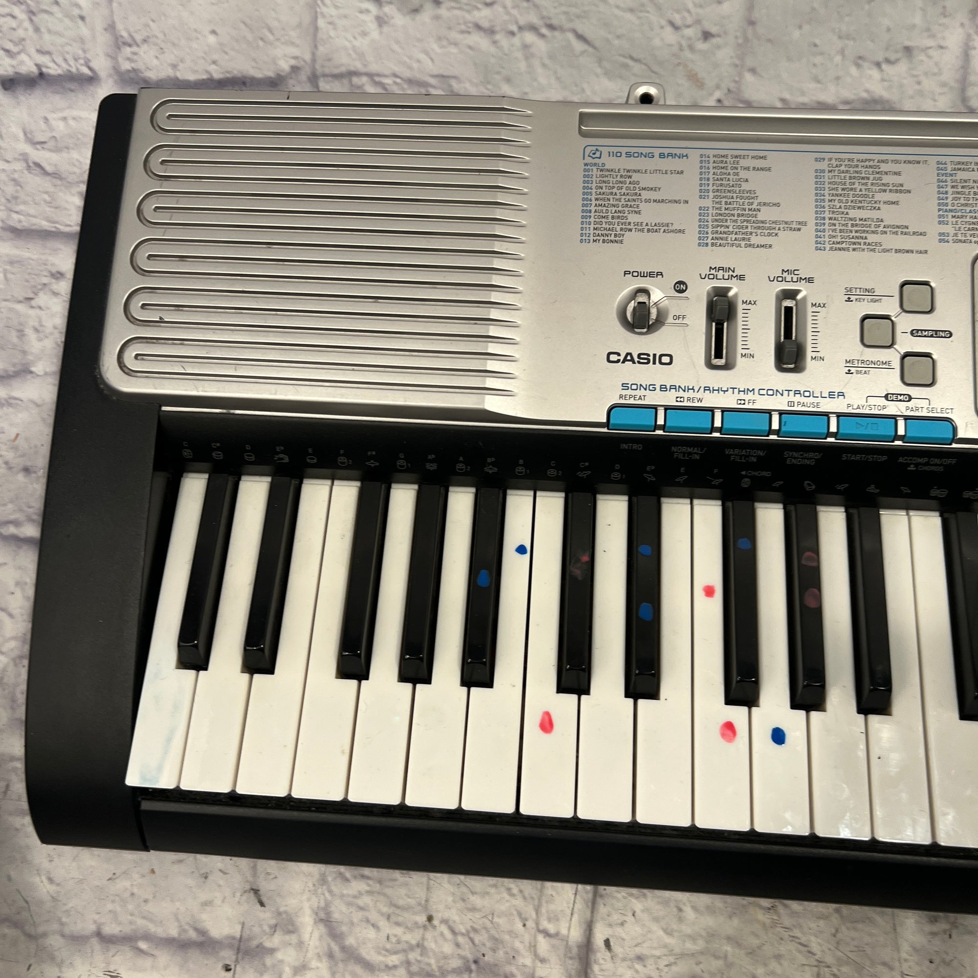 Casio LK-220 61-Key Electronic Keyboard with Lighted Keys