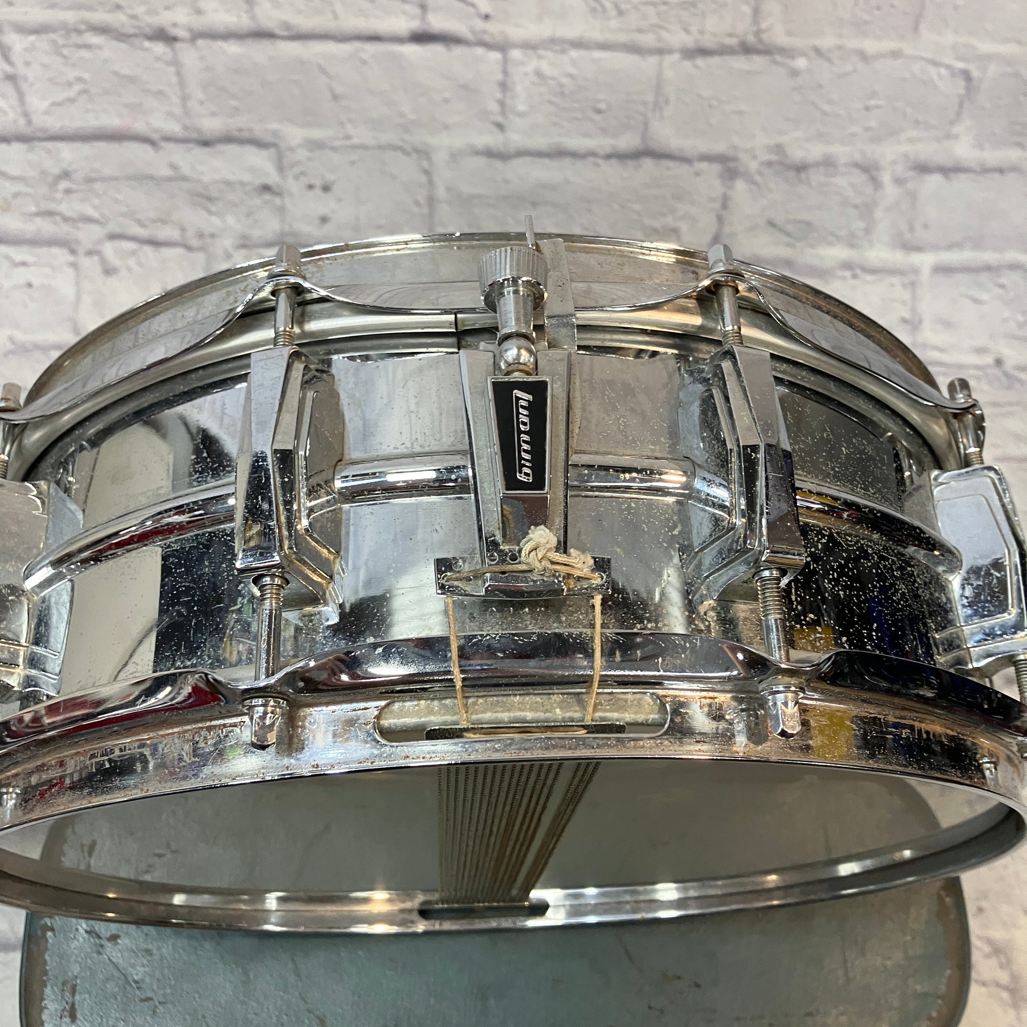 Vintage Ludwig Chrome Snare (With case and Accessories)