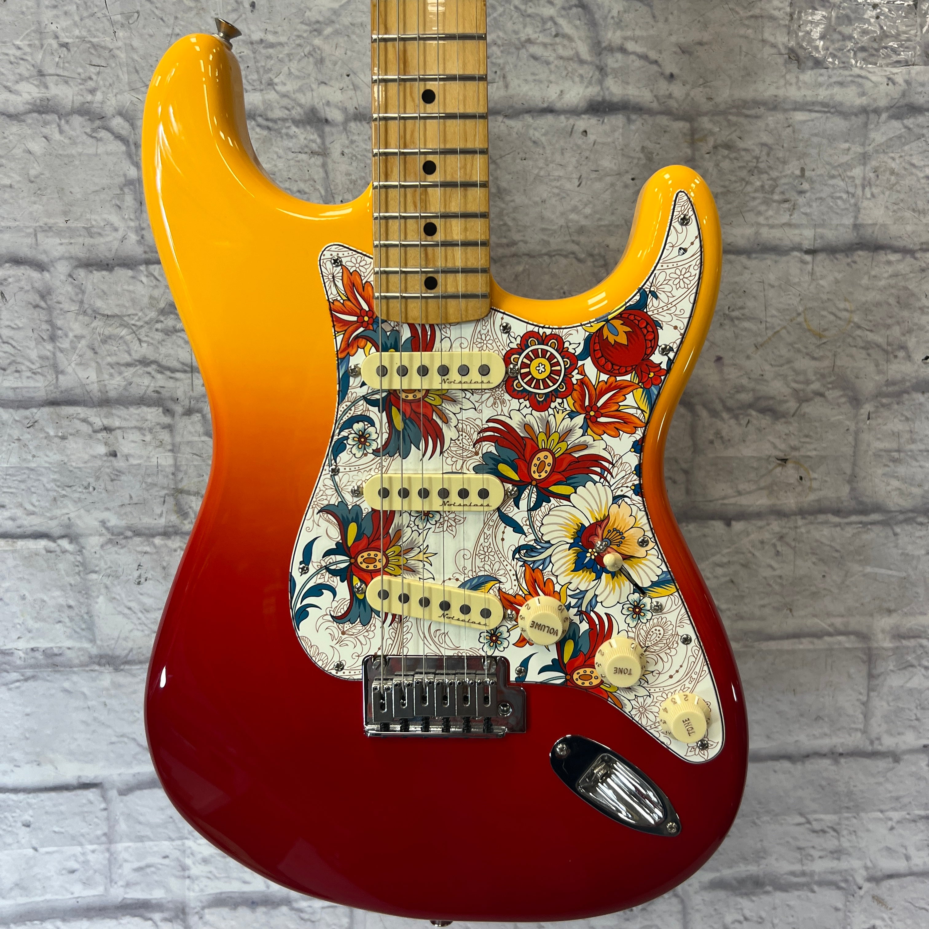 ギター Fender Stratocaster tequila sunrise Fender Player Plus Stratocaster Tequila Sunrise Electric Guitar