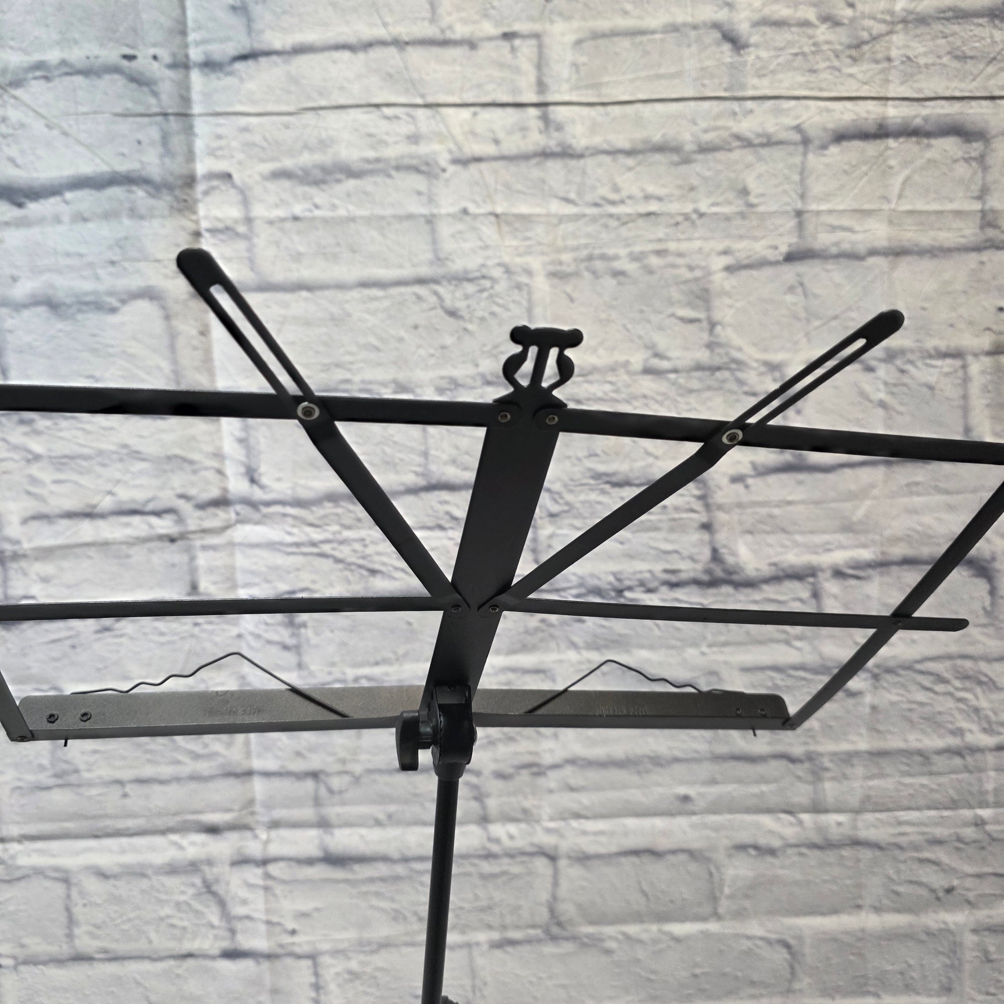 Unknown Portable / Foldable Music Stand With Case