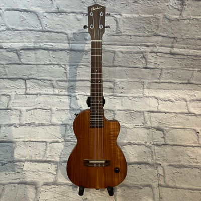 Ko'olau CE1 Electric Ukulele w/ case
