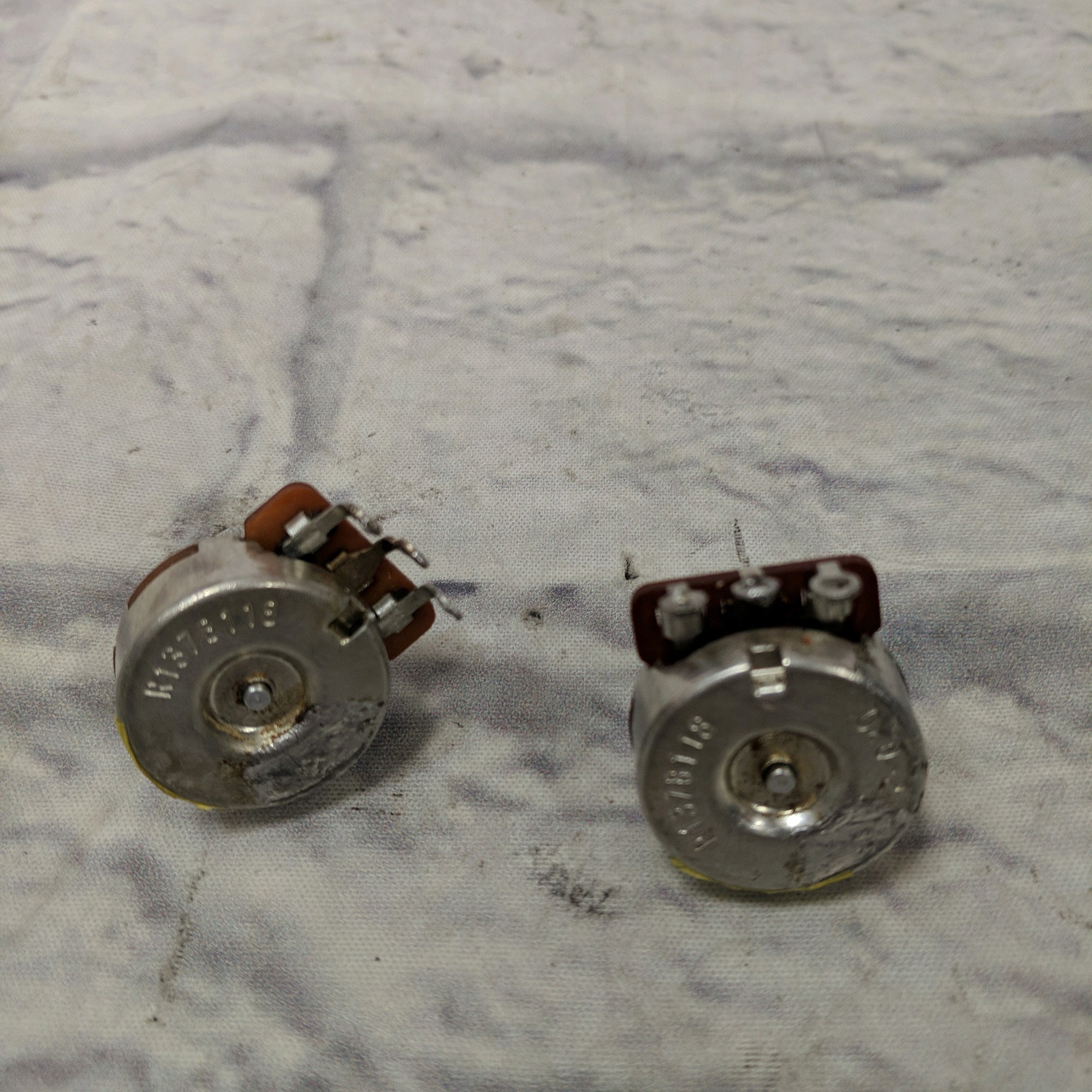 CTS Set of 2 500k VIntage 1981 Poteniometers