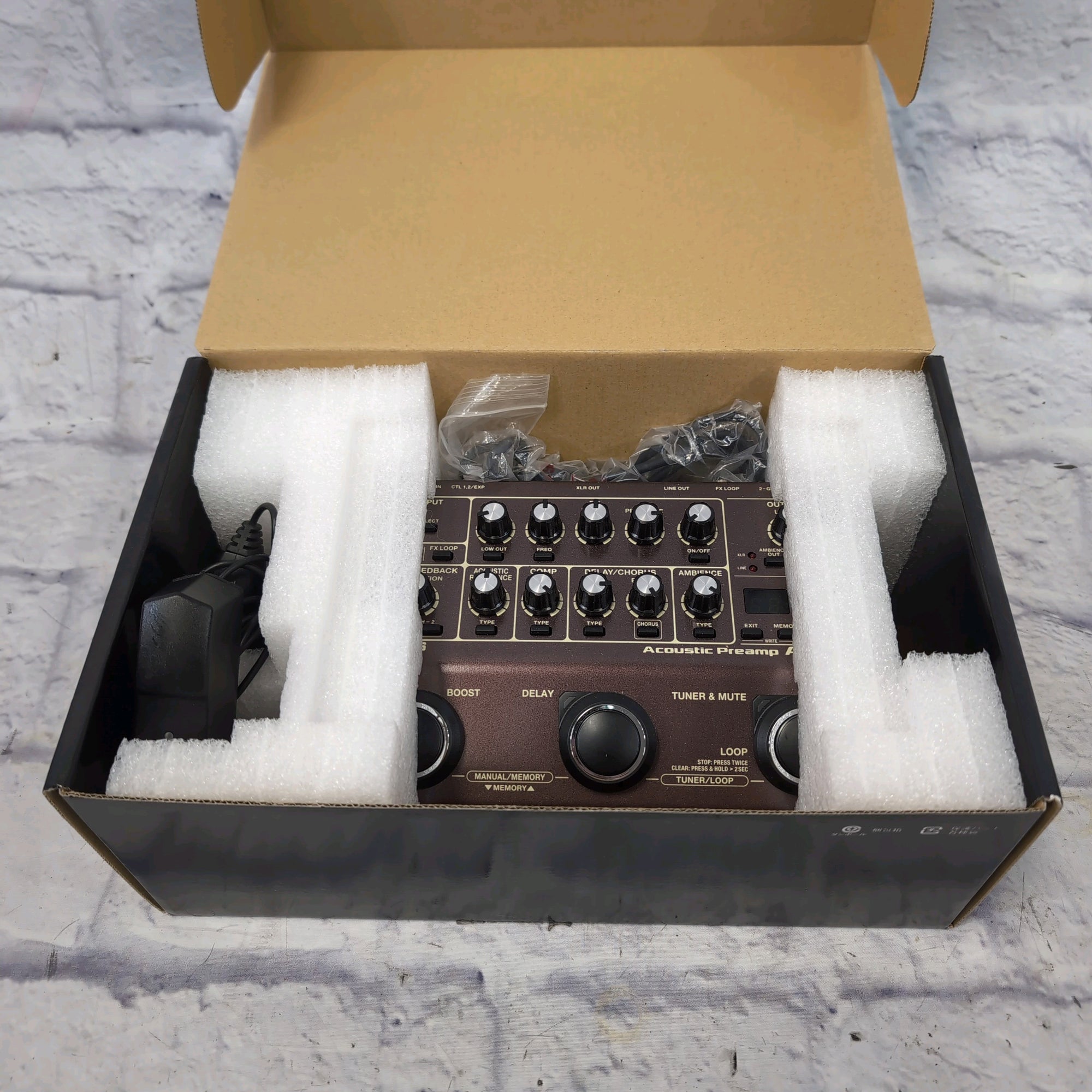 acoustic boost pedal Boss AD-10 Acoustic Preamp Pedal