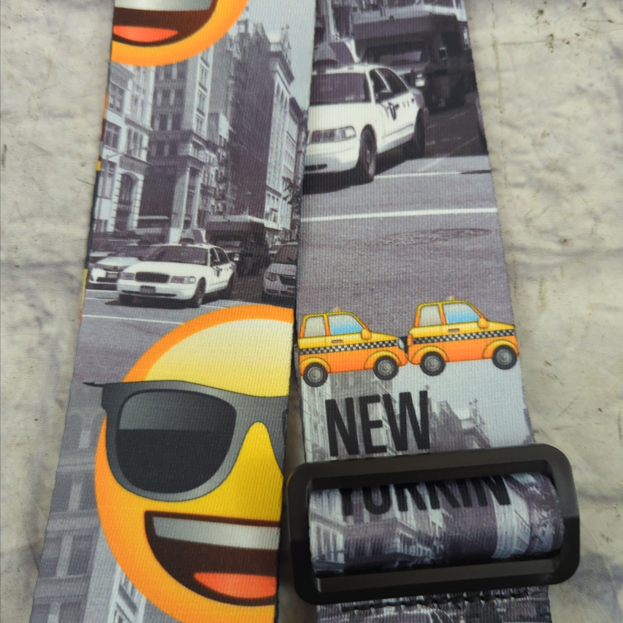 Perri's Leathers LPCPE-8200 Emoji New Yorkin 2" Guitar Strap