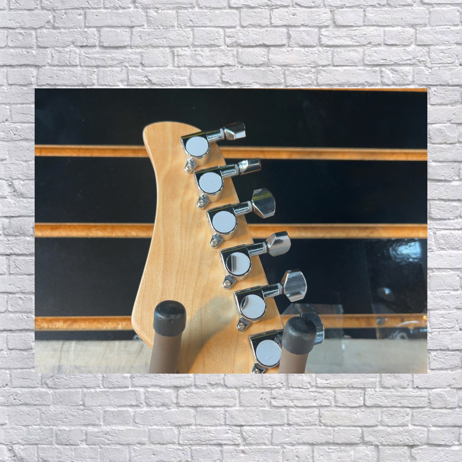Unknown White S Style Electric Guitar