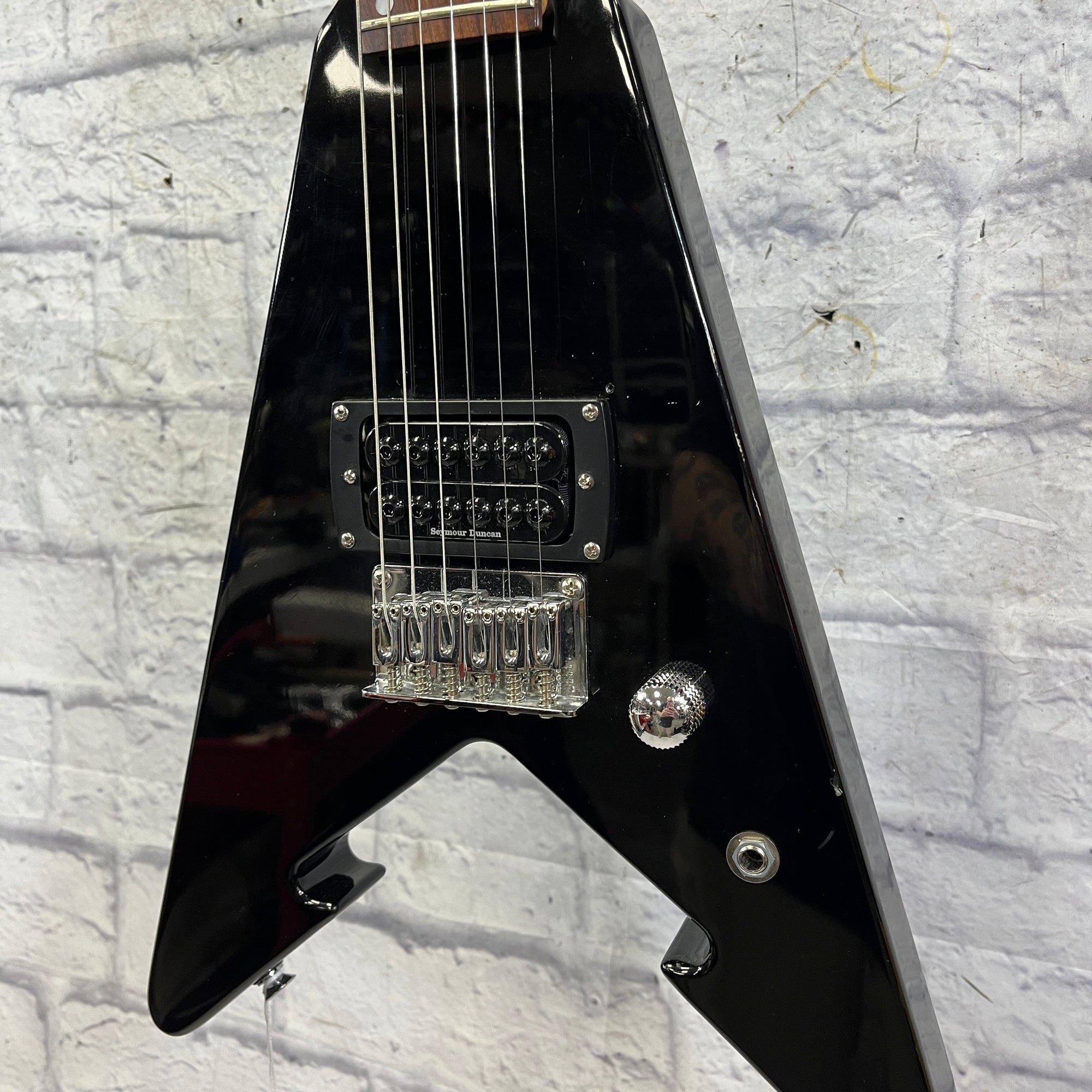 Lotus Full Scale 24 Fret Mini V Electric Guitar (Seymour Duncan Invader)